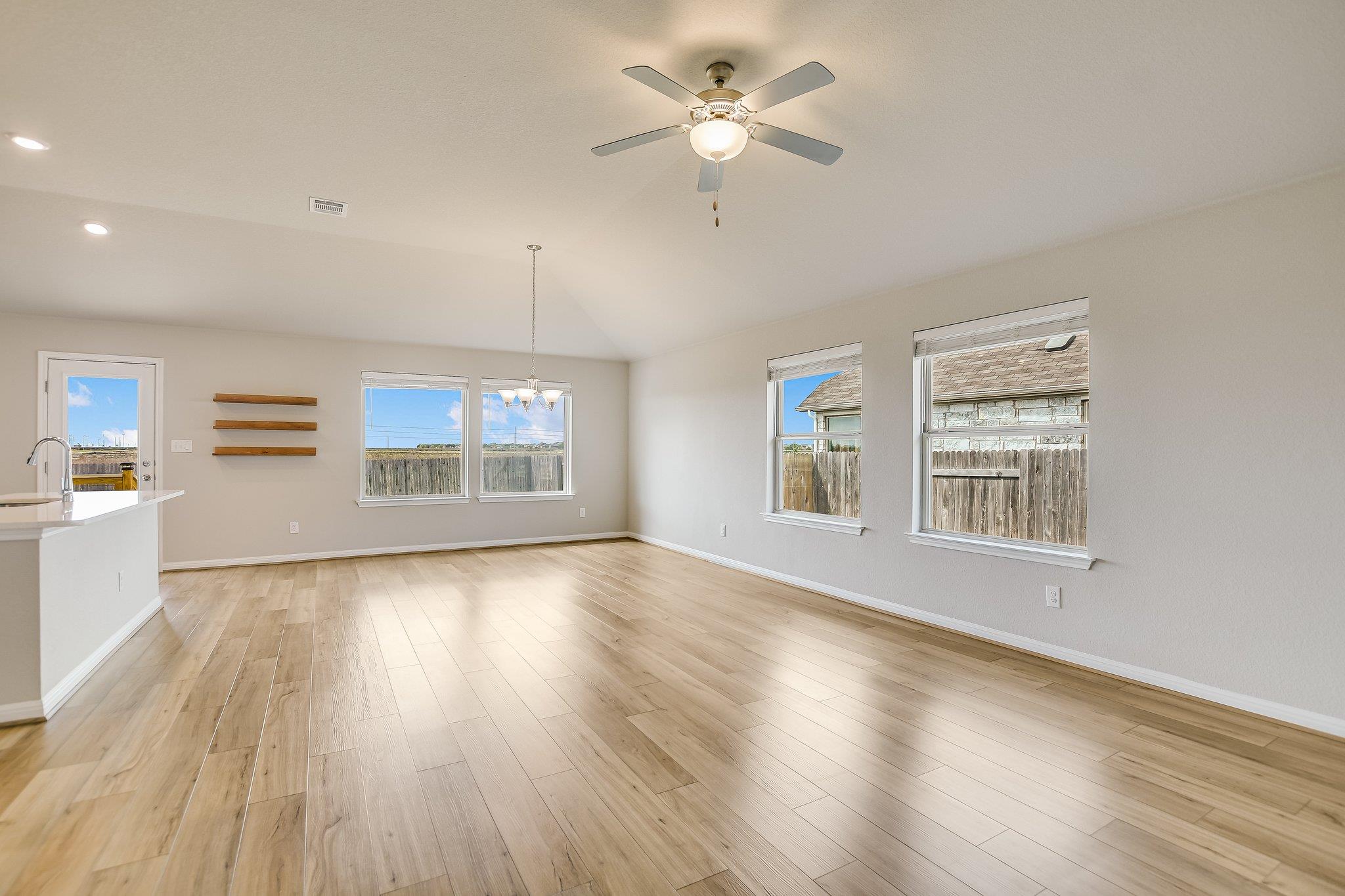 309 Chickasaw Ln, Hutto, TX 78634