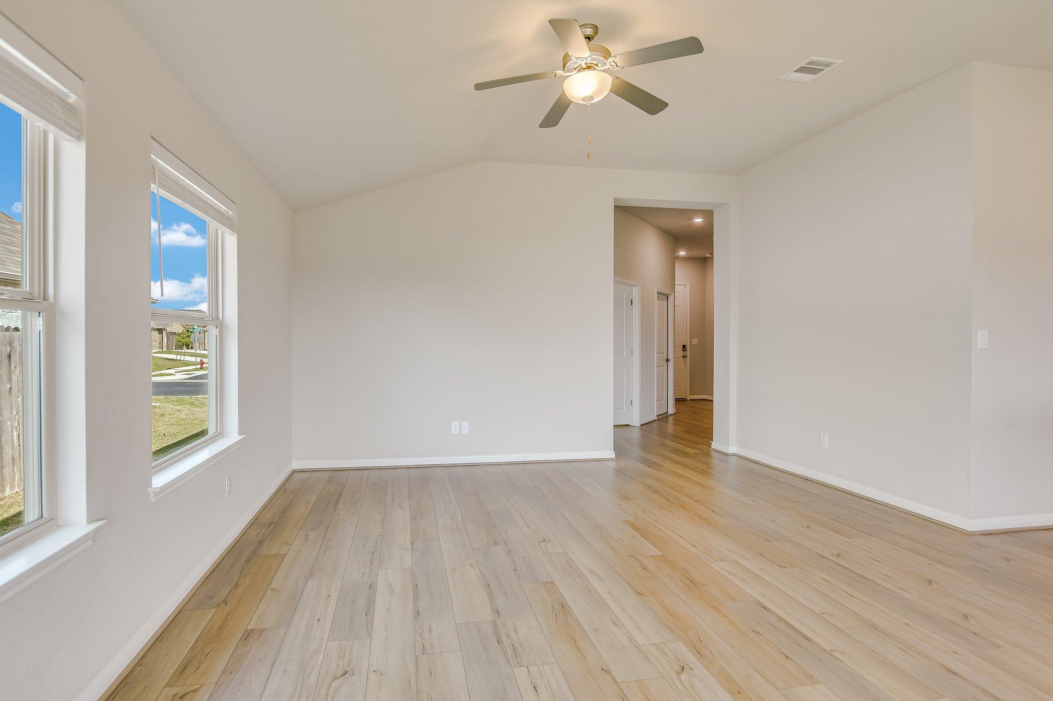 309 Chickasaw Ln, Hutto, TX 78634