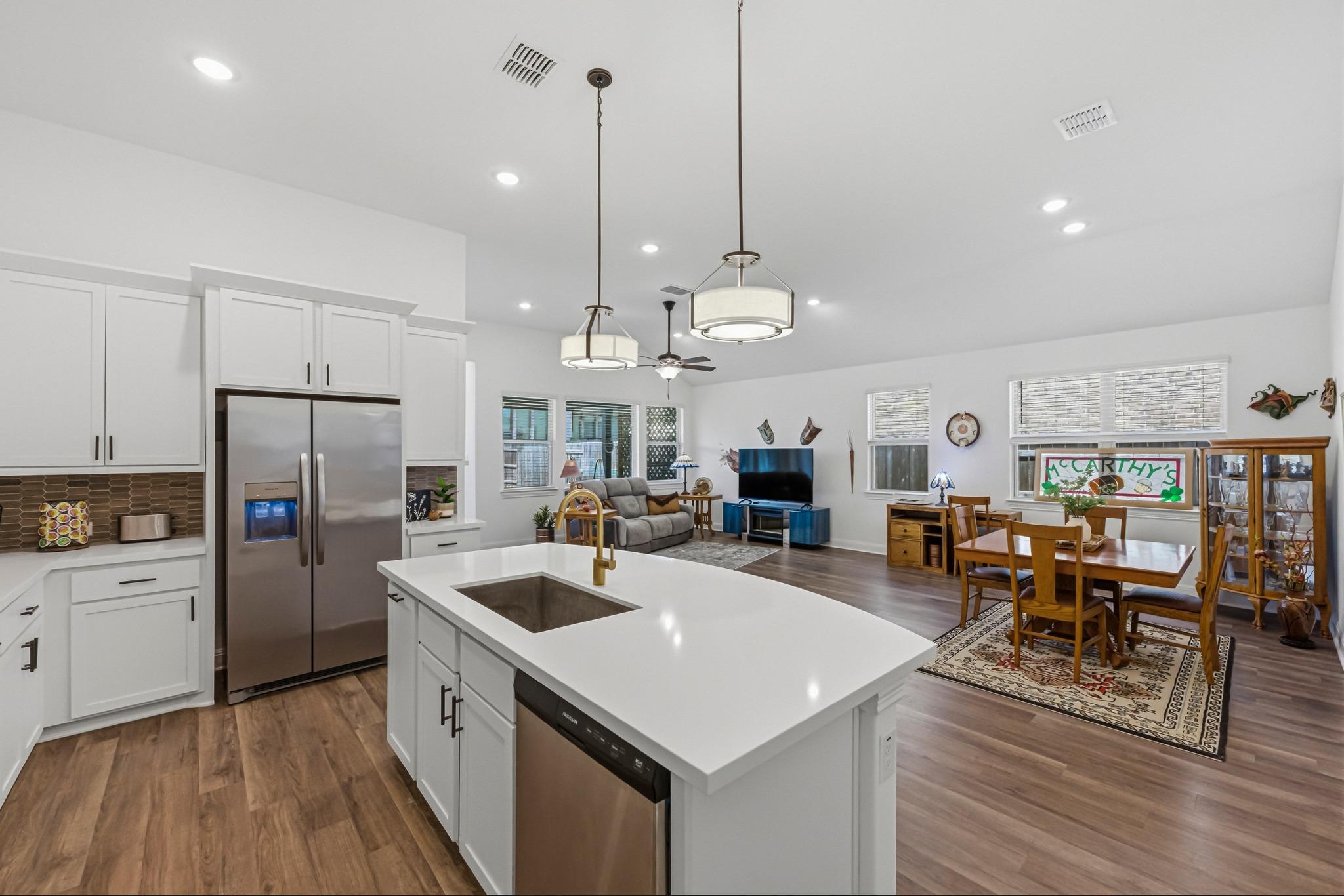 602 Jefferson Dr, Kyle, TX 78640