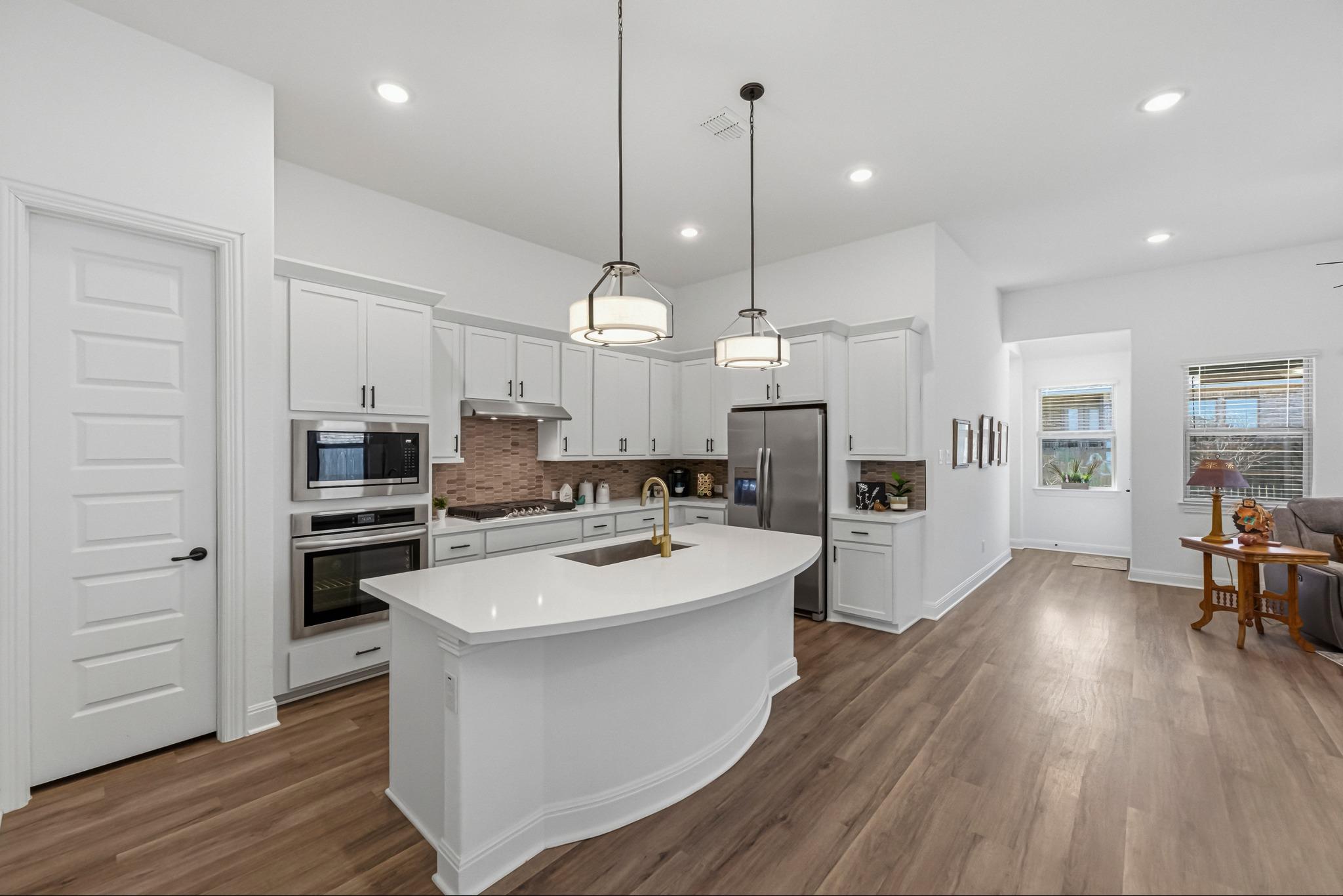 602 Jefferson Dr, Kyle, TX 78640