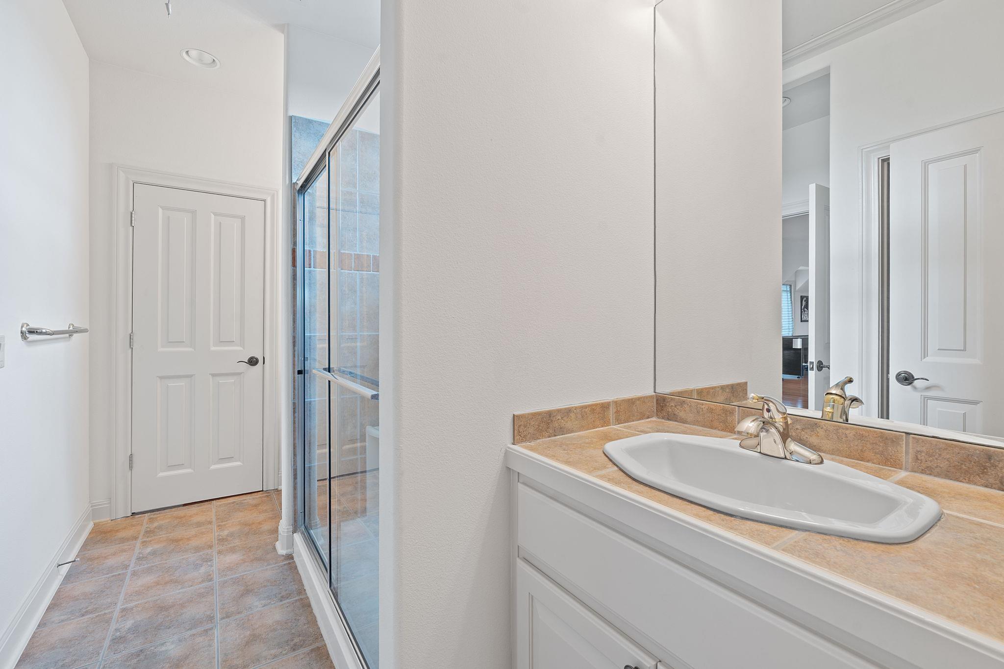 21936 Briarcliff Dr, Spicewood, TX 78669