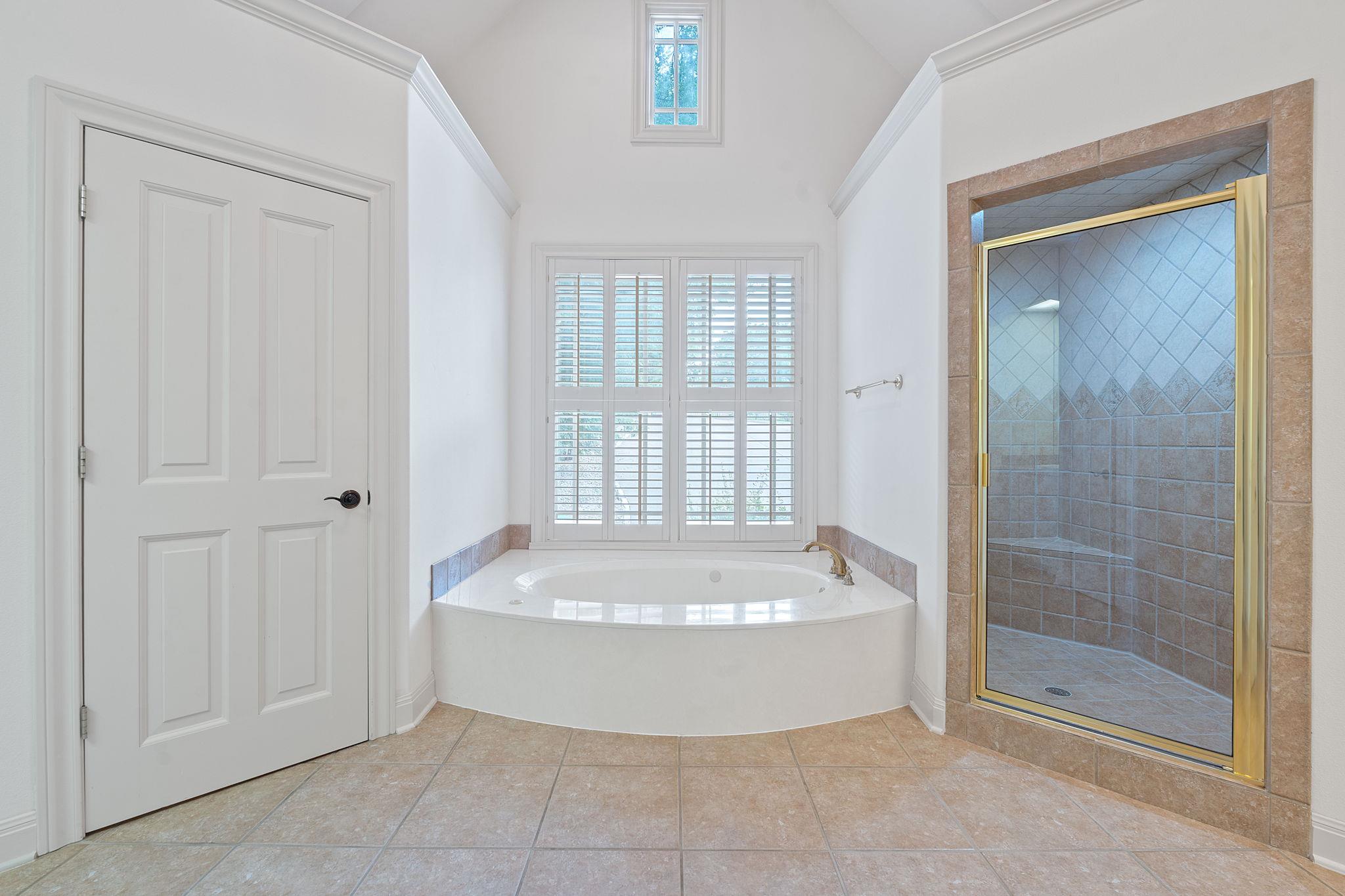 21936 Briarcliff Dr, Spicewood, TX 78669