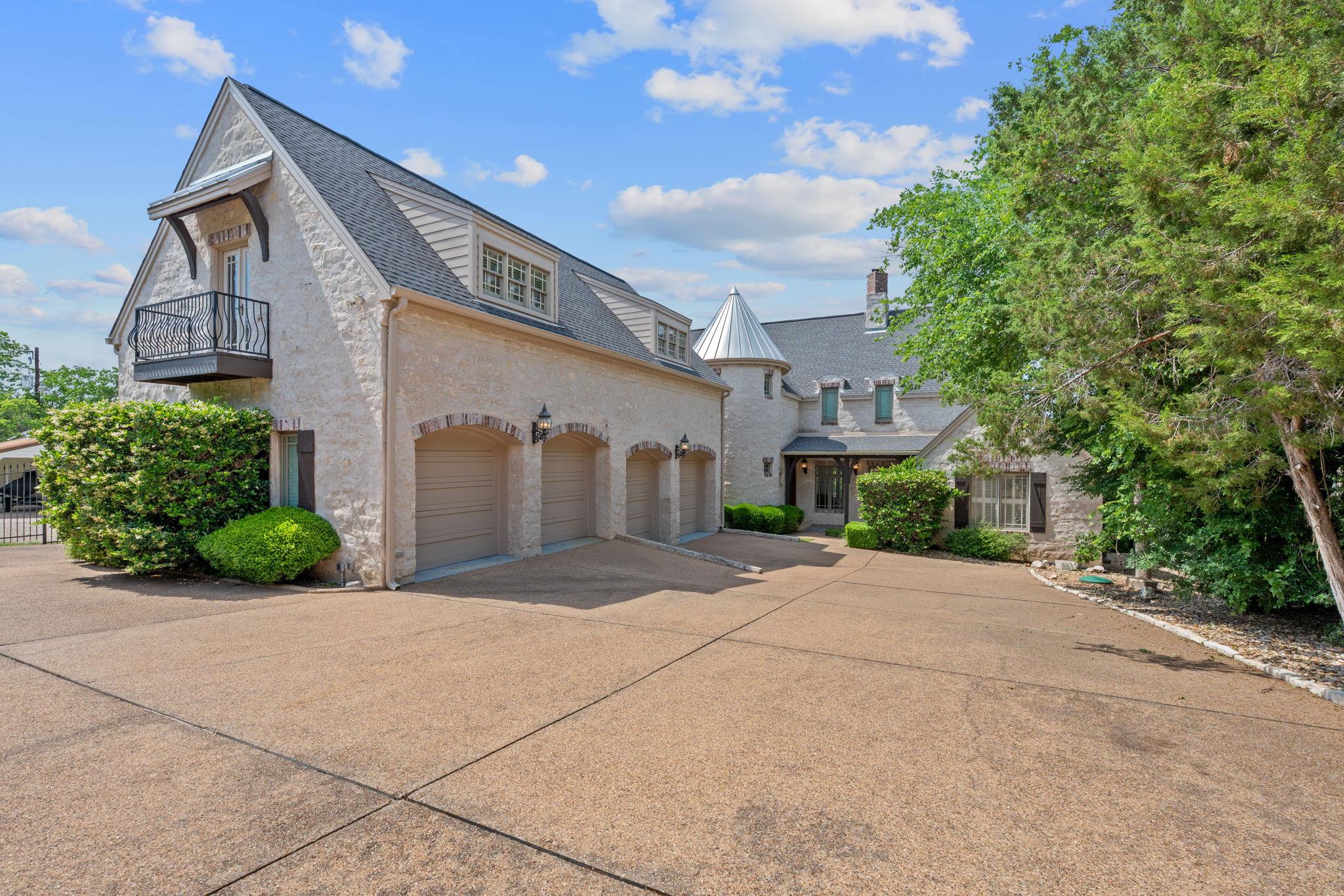 21936 Briarcliff Dr, Spicewood, TX 78669