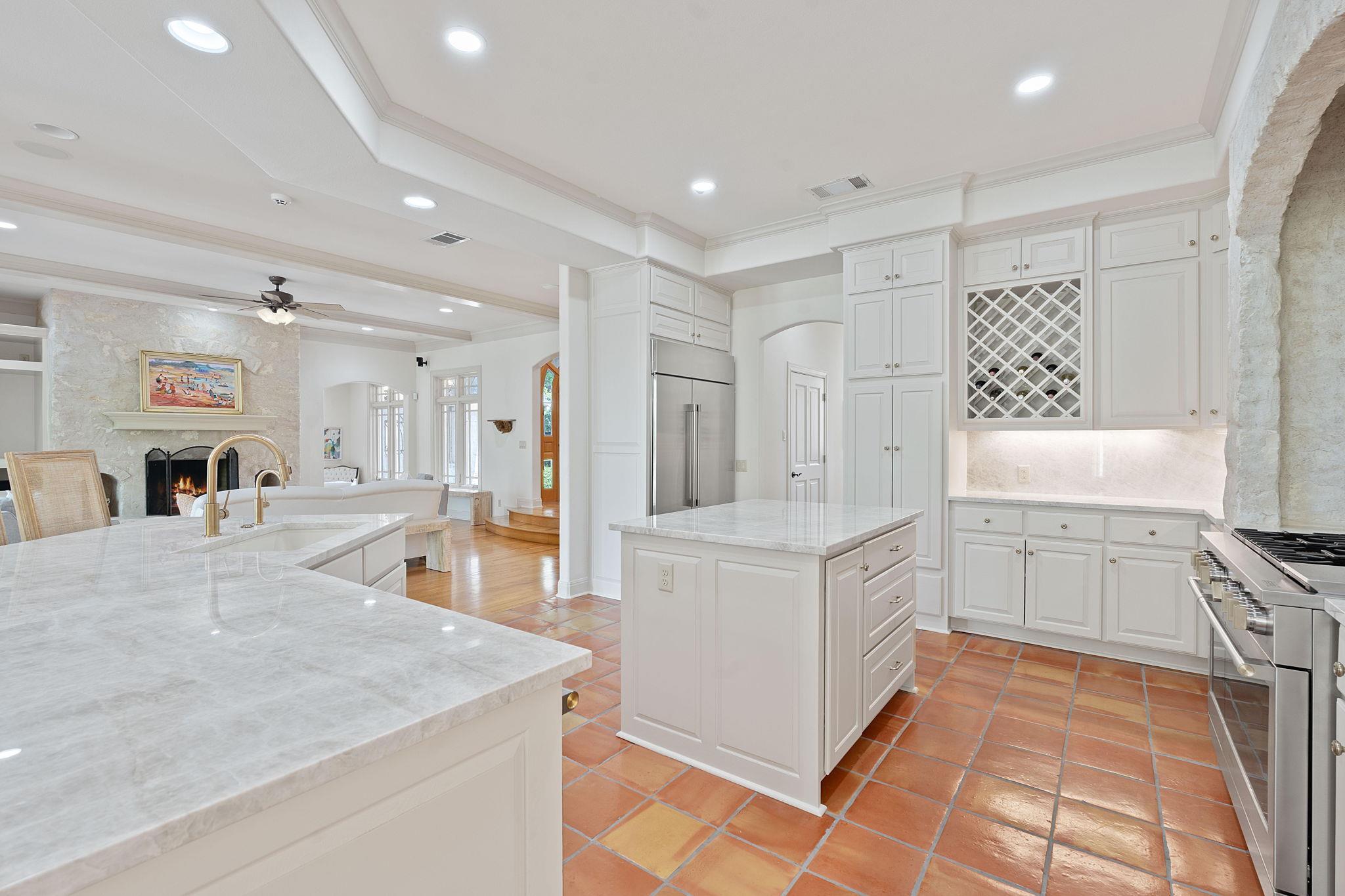 21936 Briarcliff Dr, Spicewood, TX 78669