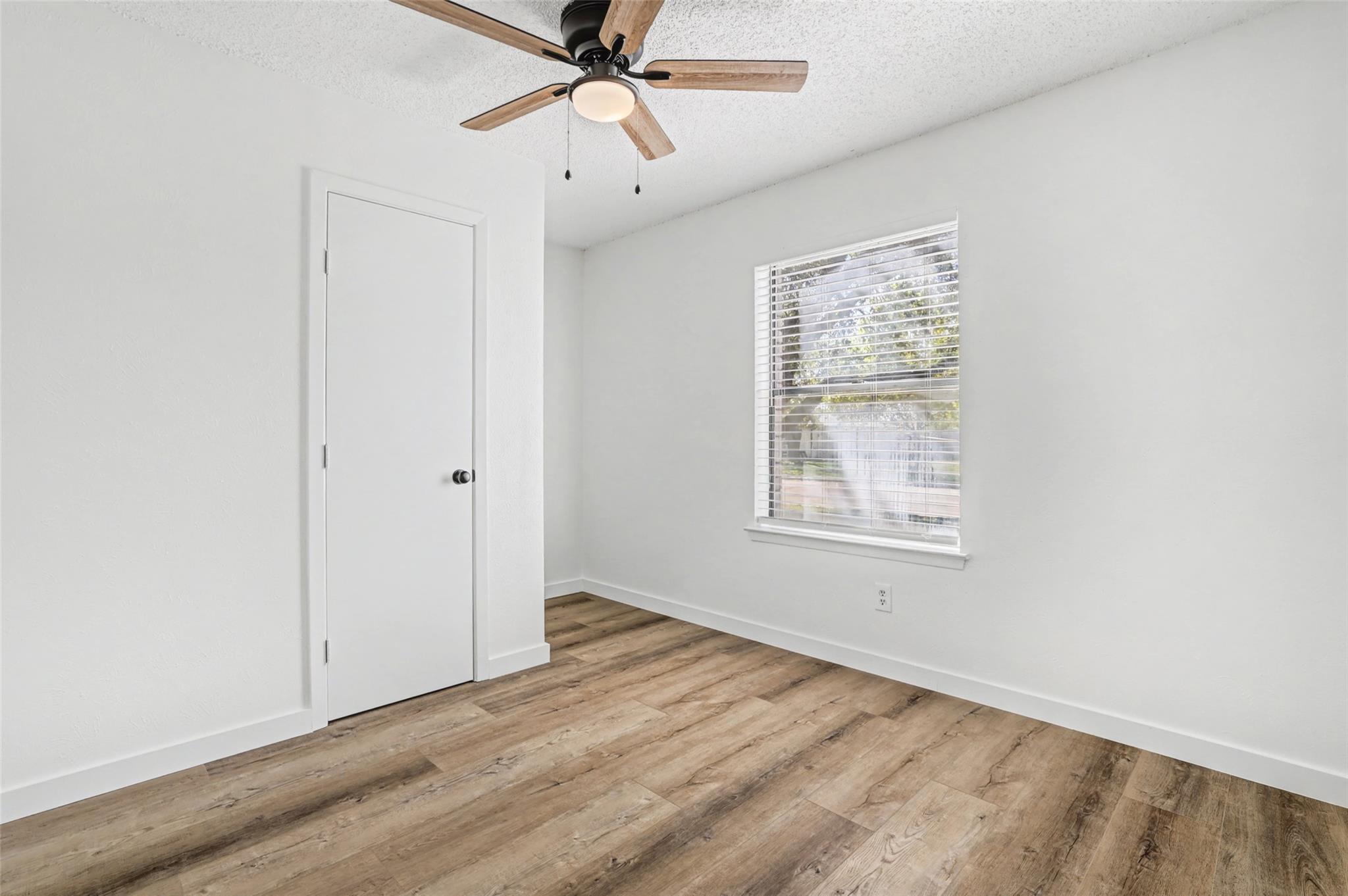 1403 Greenfield Dr, Round Rock, TX 78664