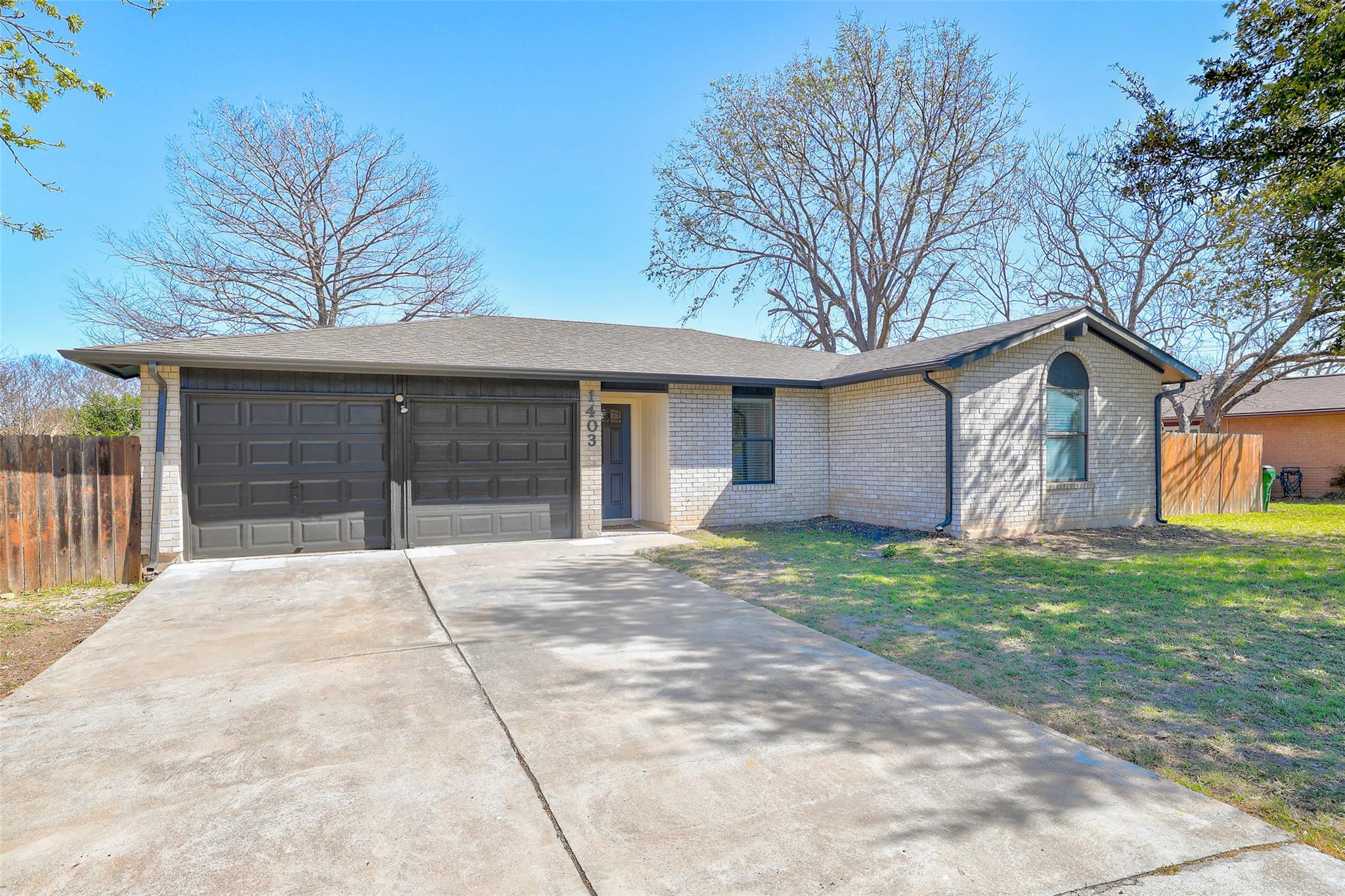 1403 Greenfield Dr, Round Rock, TX 78664