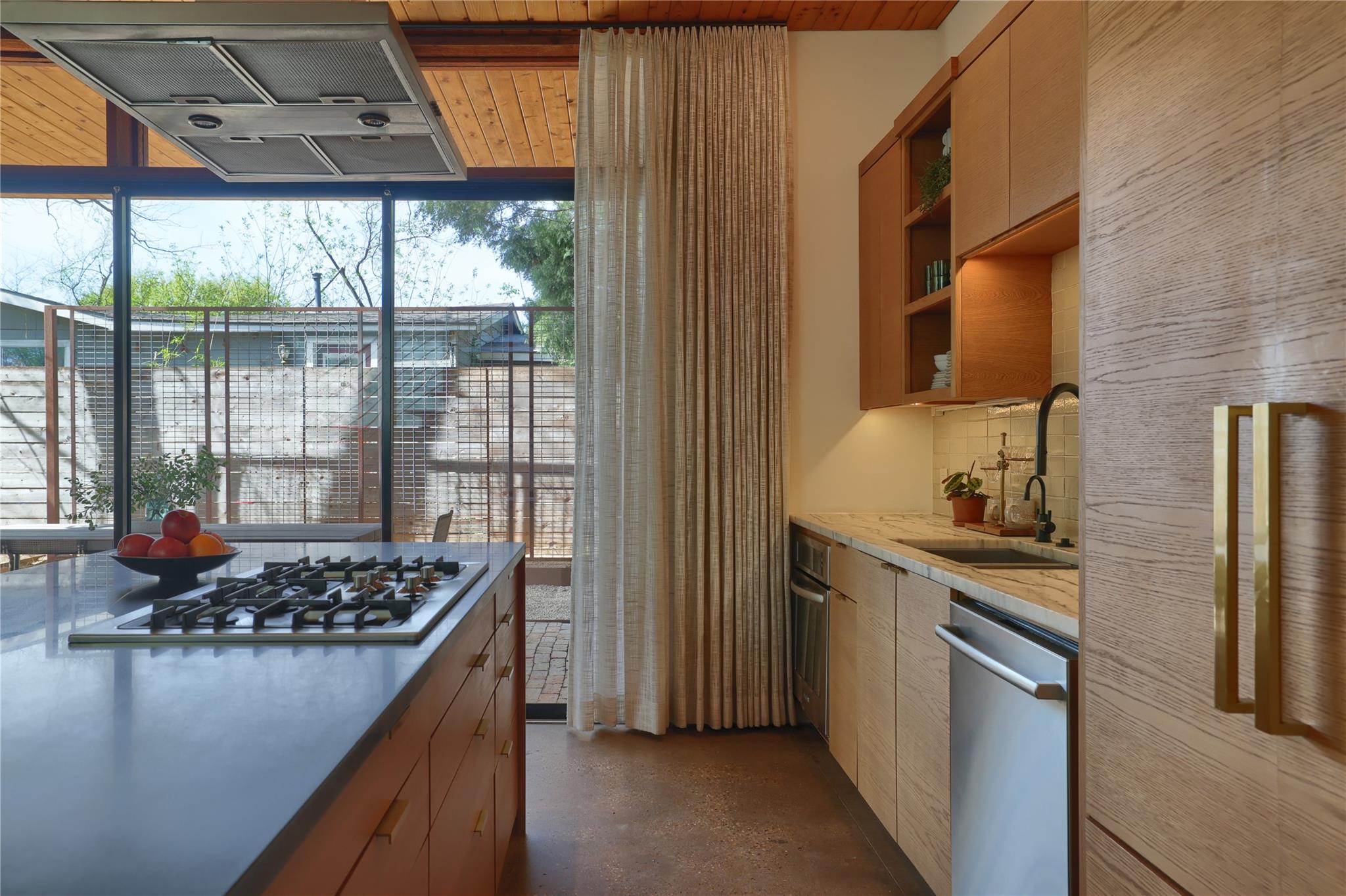 2412 E 9th St, Austin, TX 78702