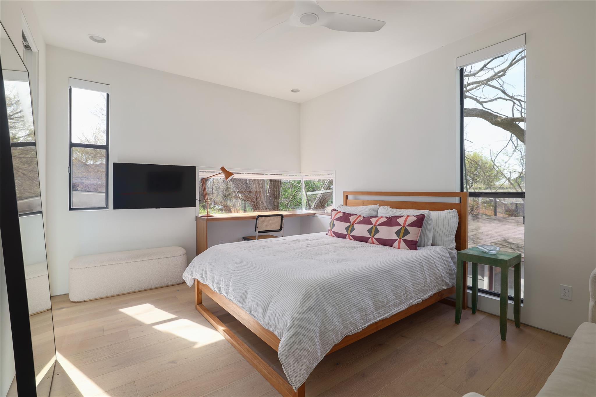 2412 E 9th St, Austin, TX 78702