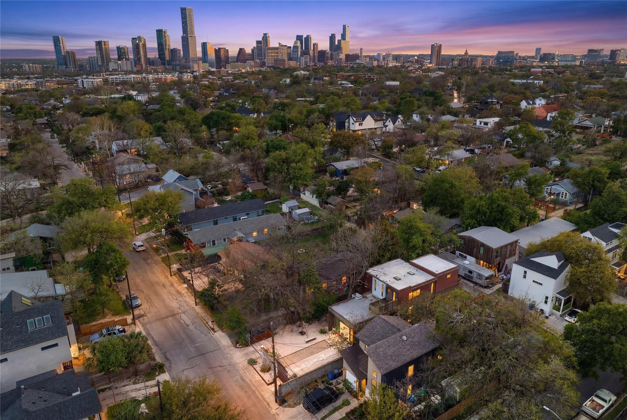 2412 E 9th St, Austin, TX 78702