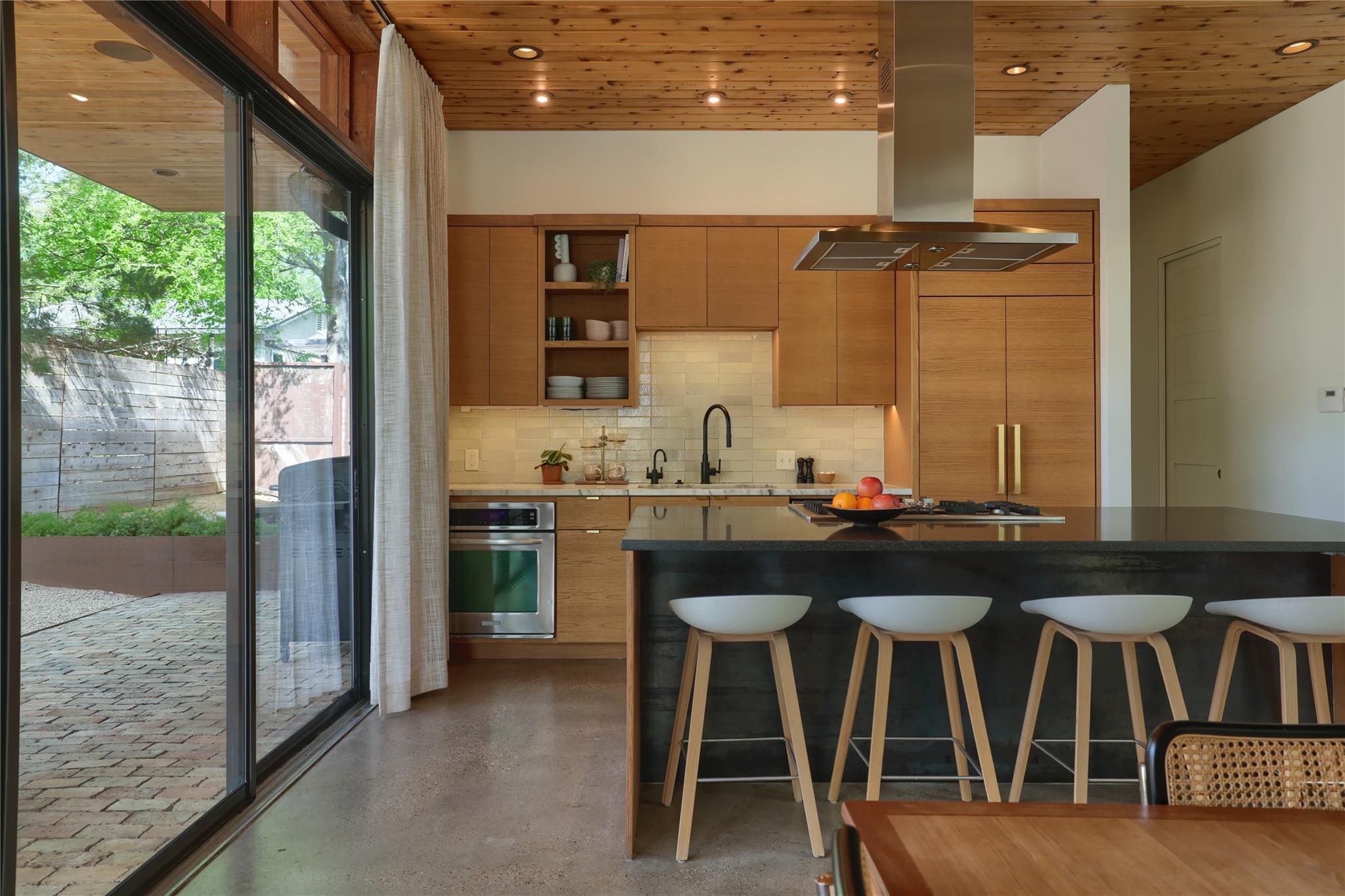 2412 E 9th St, Austin, TX 78702