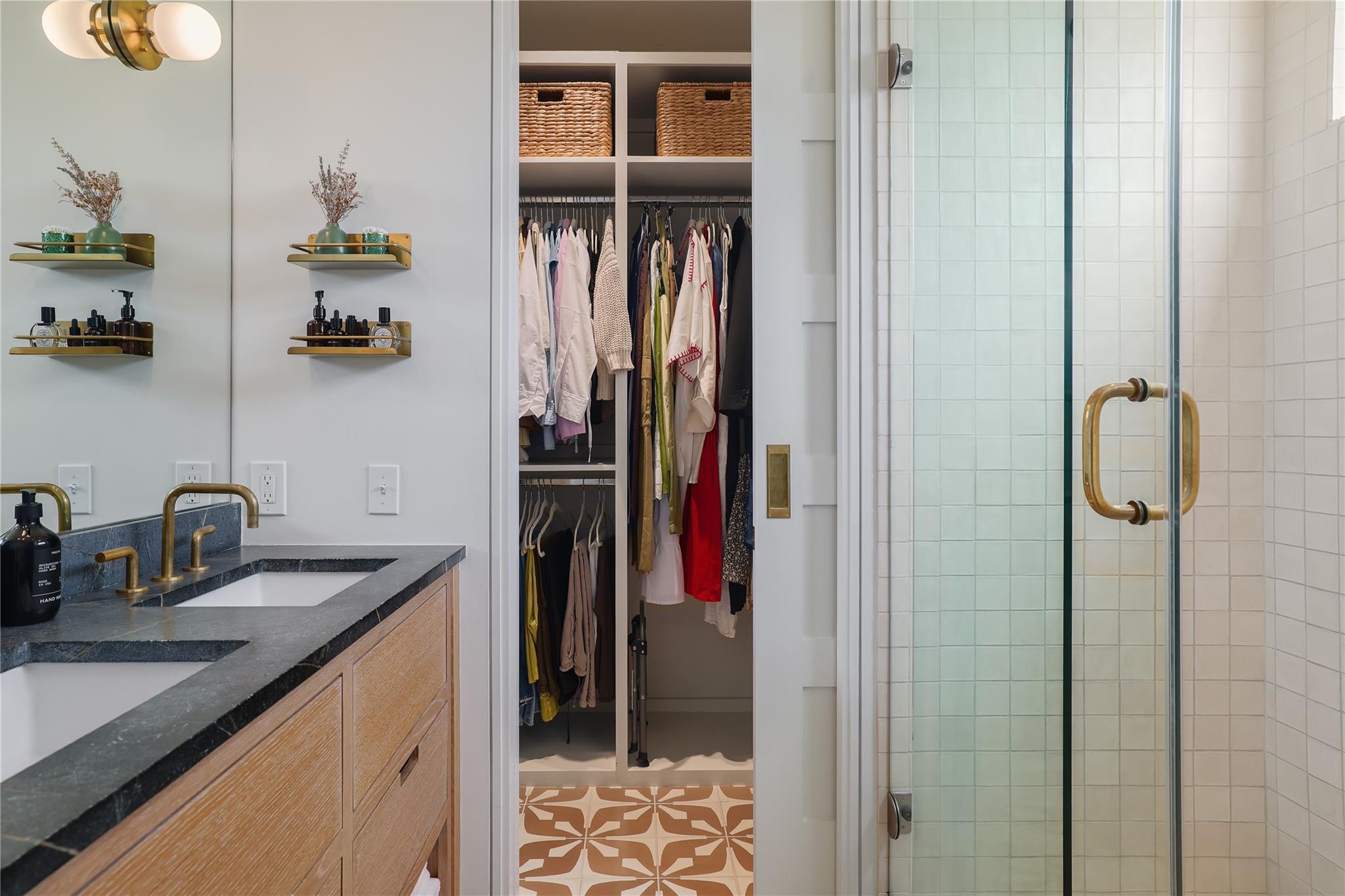 2412 E 9th St, Austin, TX 78702