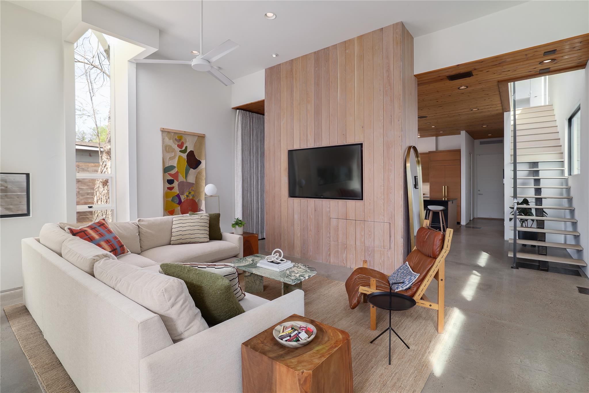 2412 E 9th St, Austin, TX 78702