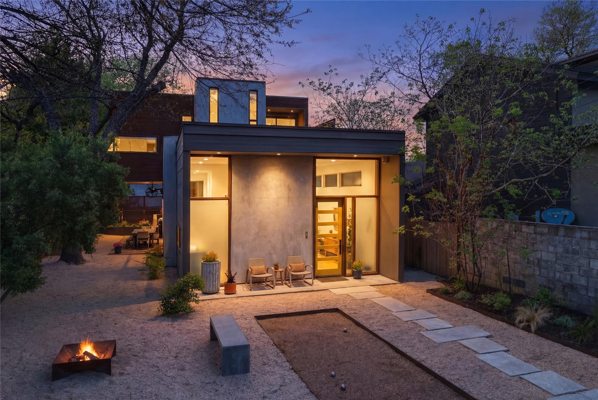 2412 E 9th St, Austin, TX 78702