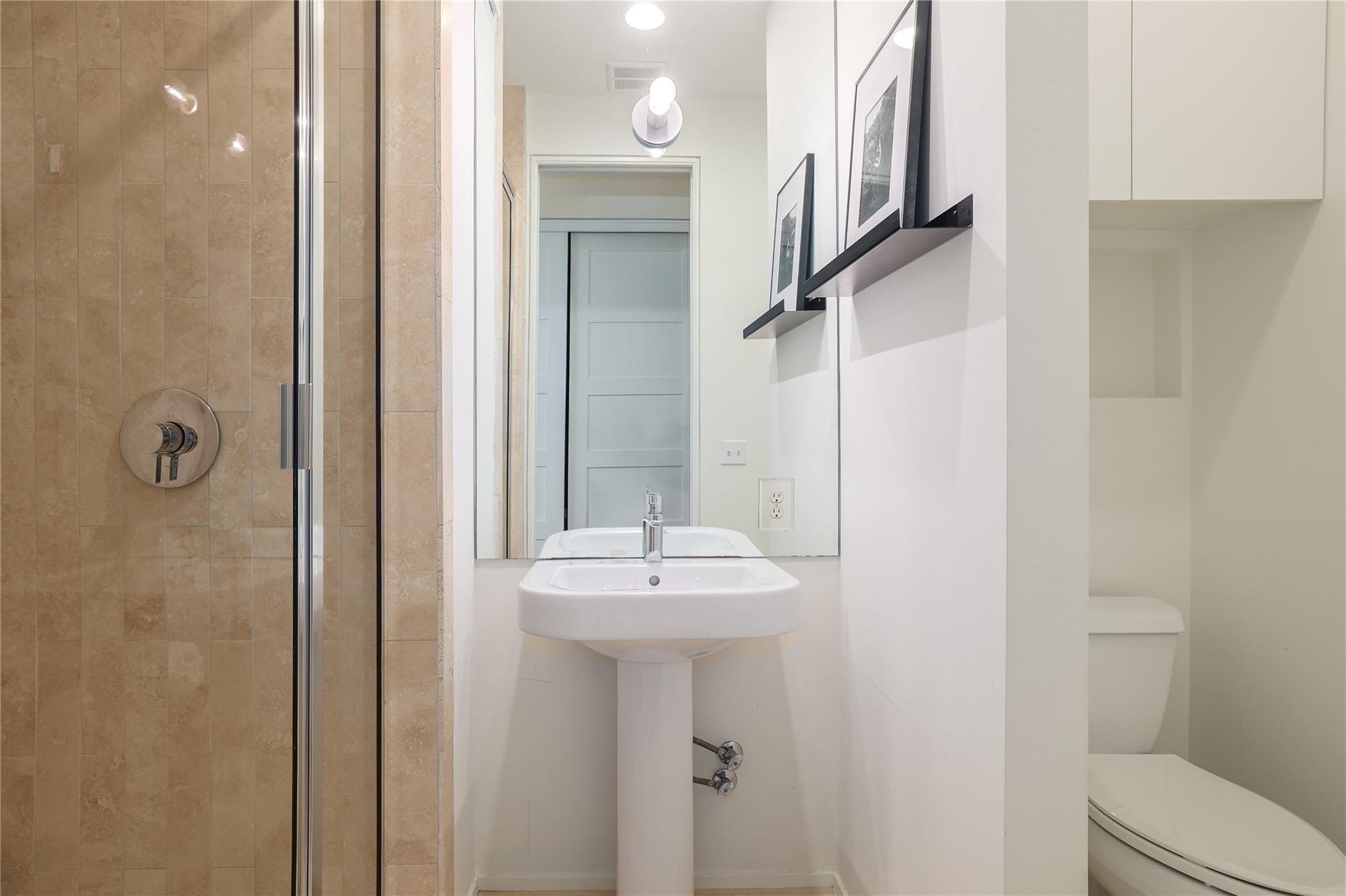 2412 E 9th St, Austin, TX 78702