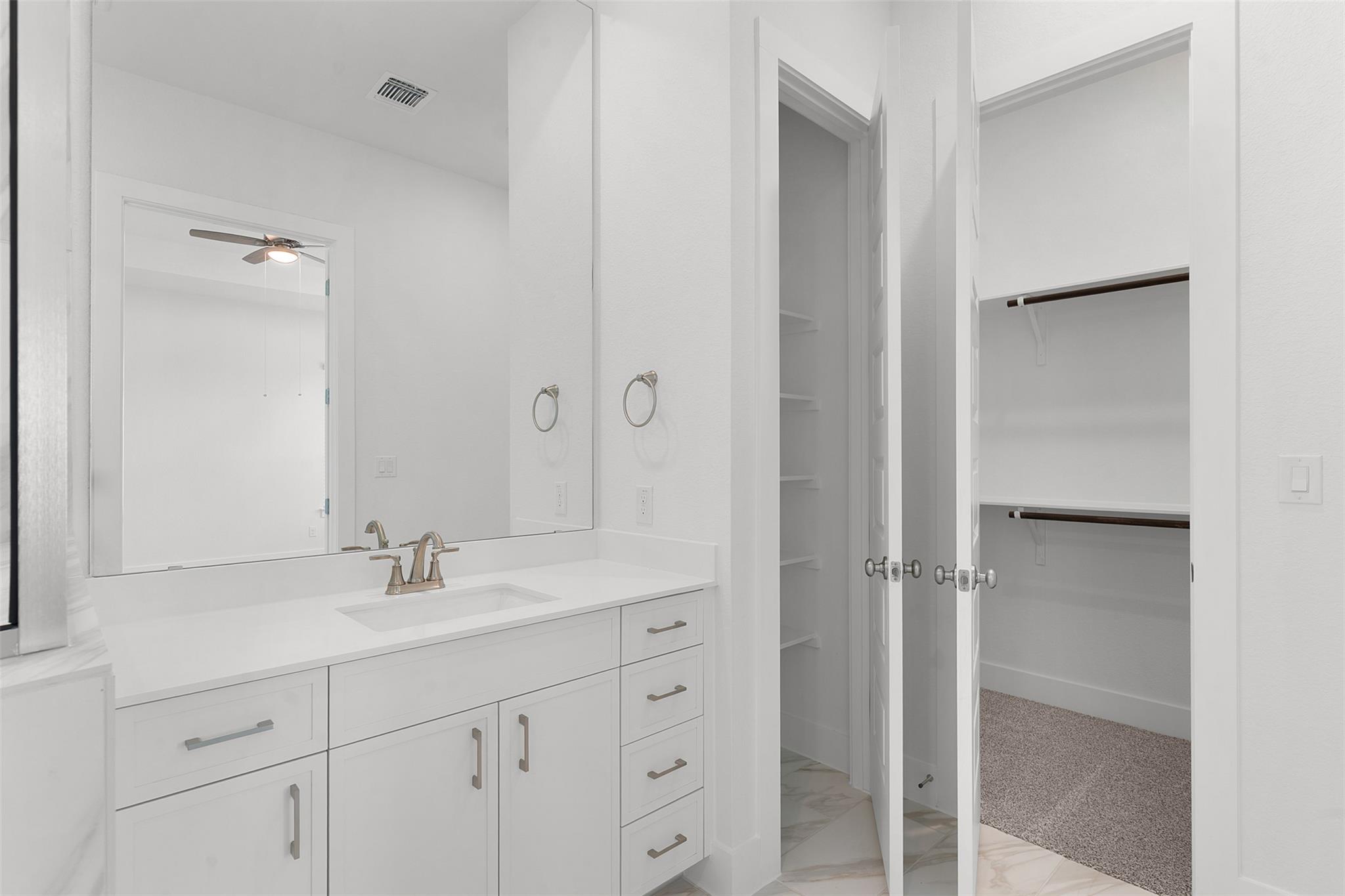 217 Montecido Dr, Liberty Hill, TX 78642