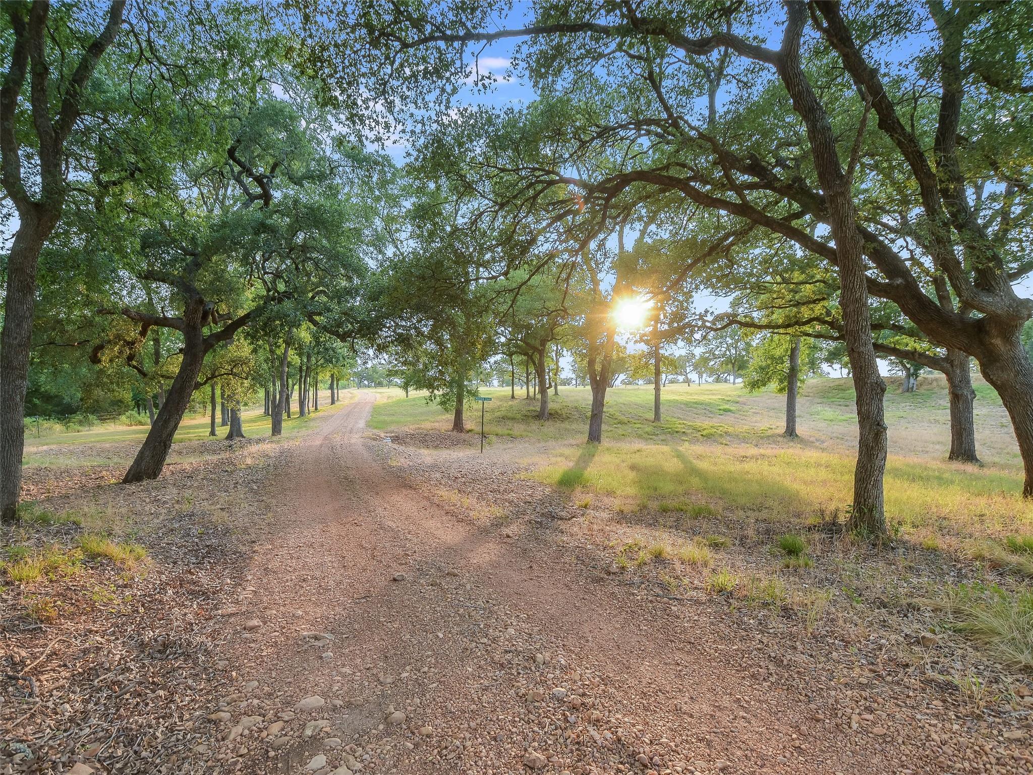 762 Karisch Rd, Giddings, TX 78942