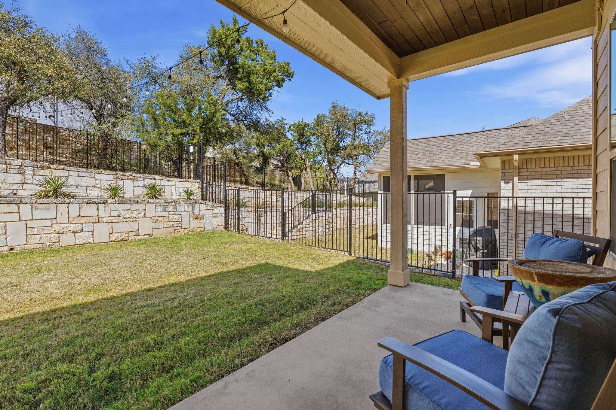 241 Village Oak Dr, Austin, TX 78737