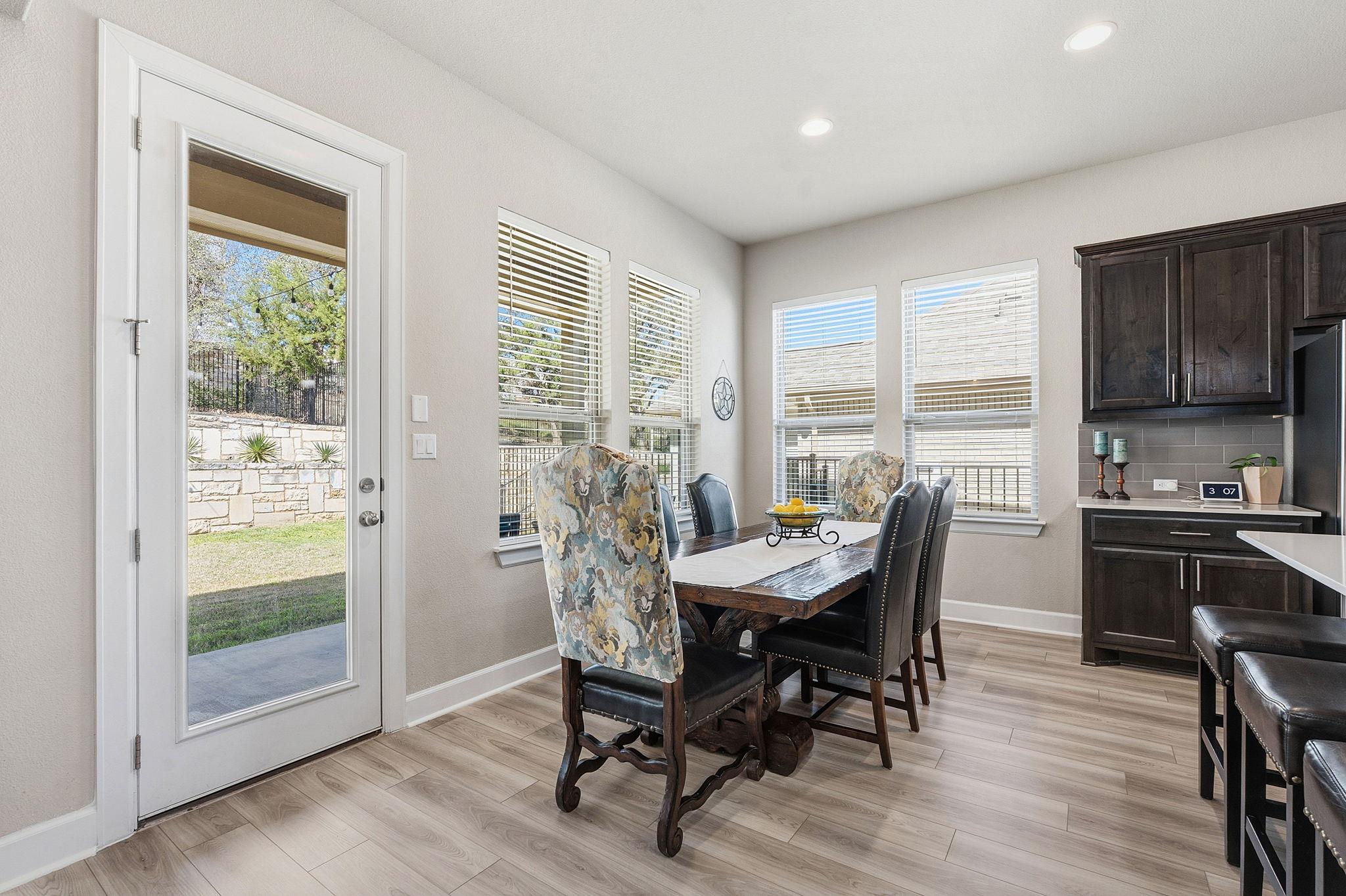 241 Village Oak Dr, Austin, TX 78737