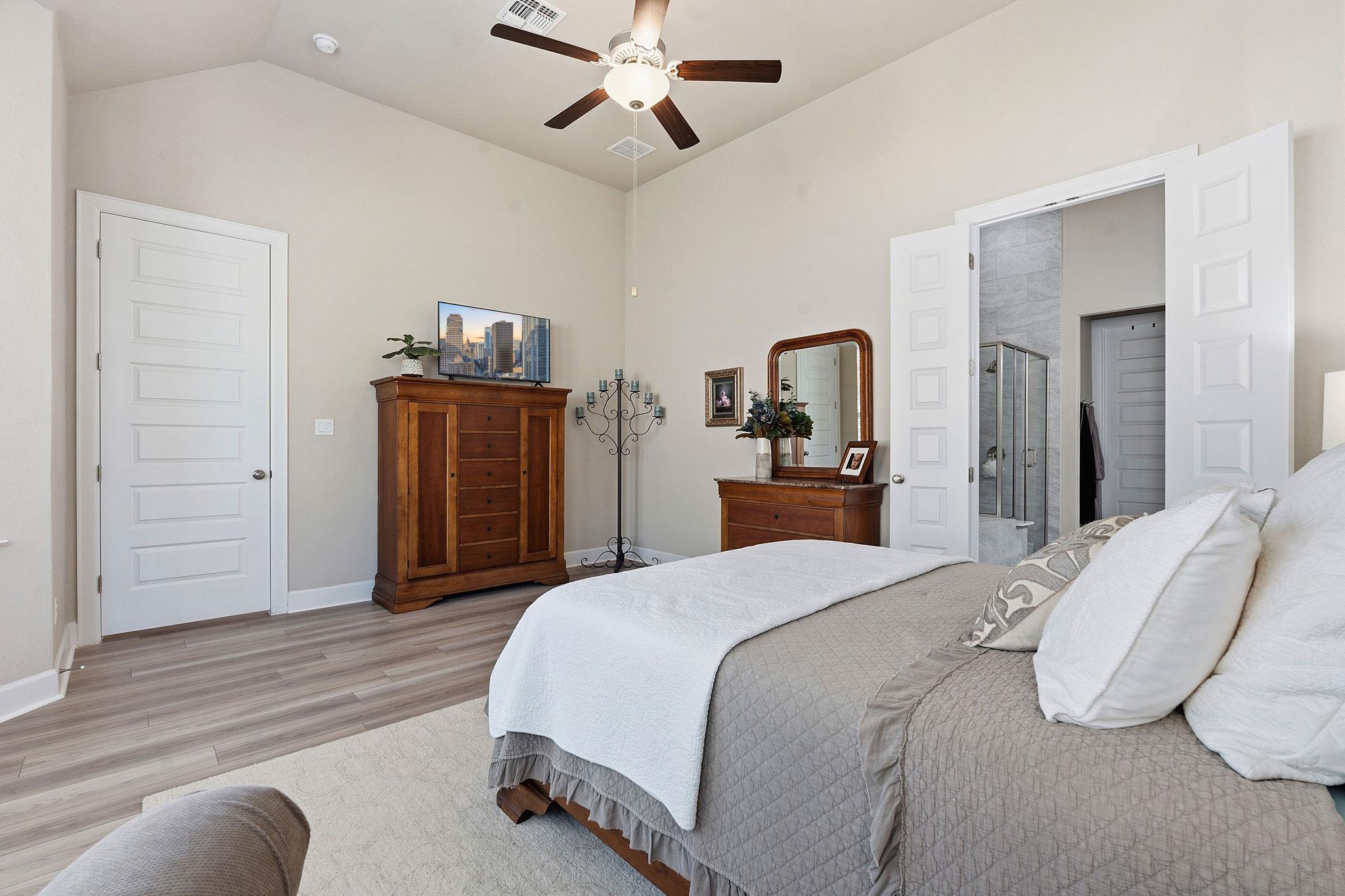 241 Village Oak Dr, Austin, TX 78737