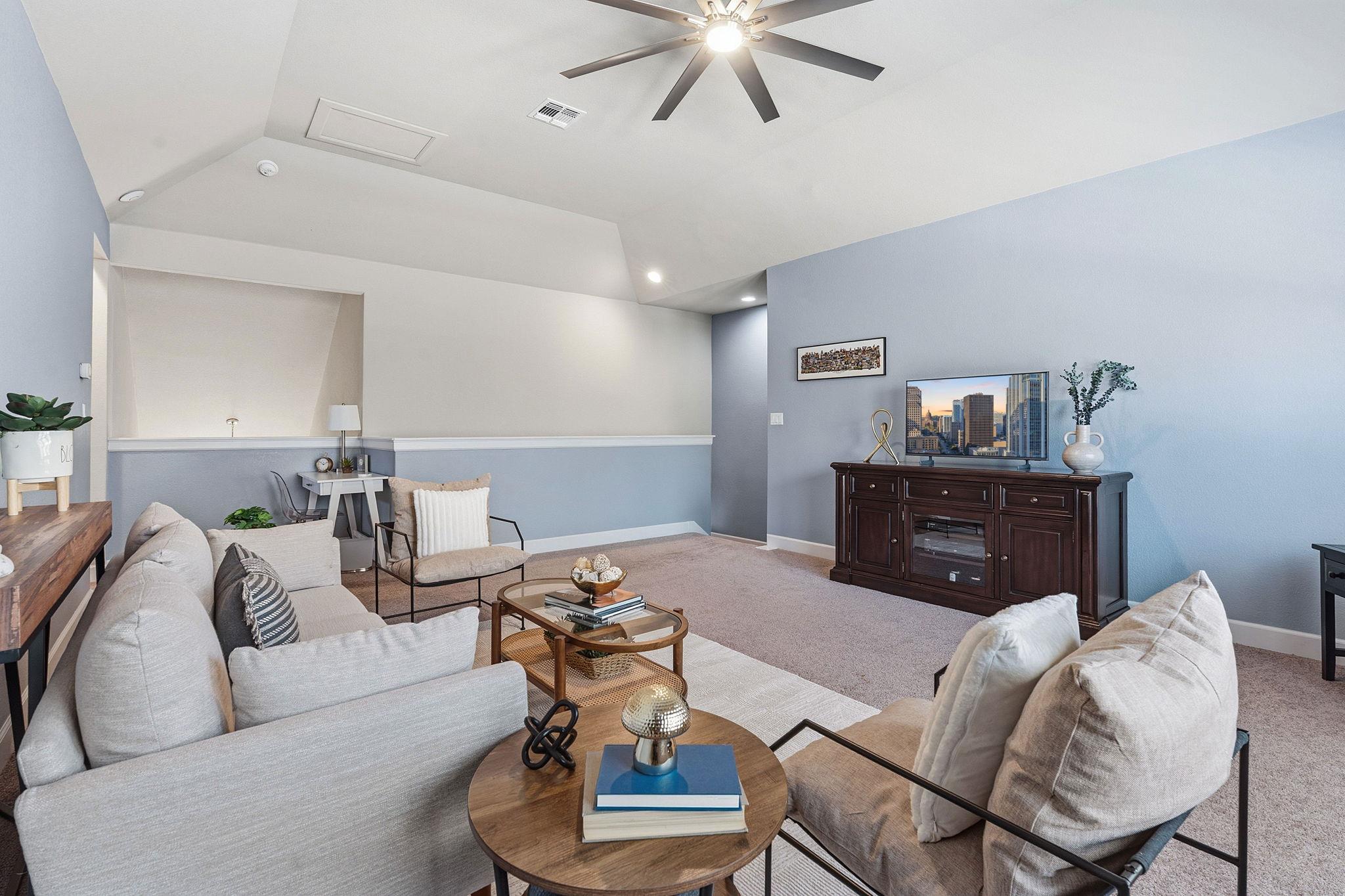 241 Village Oak Dr, Austin, TX 78737