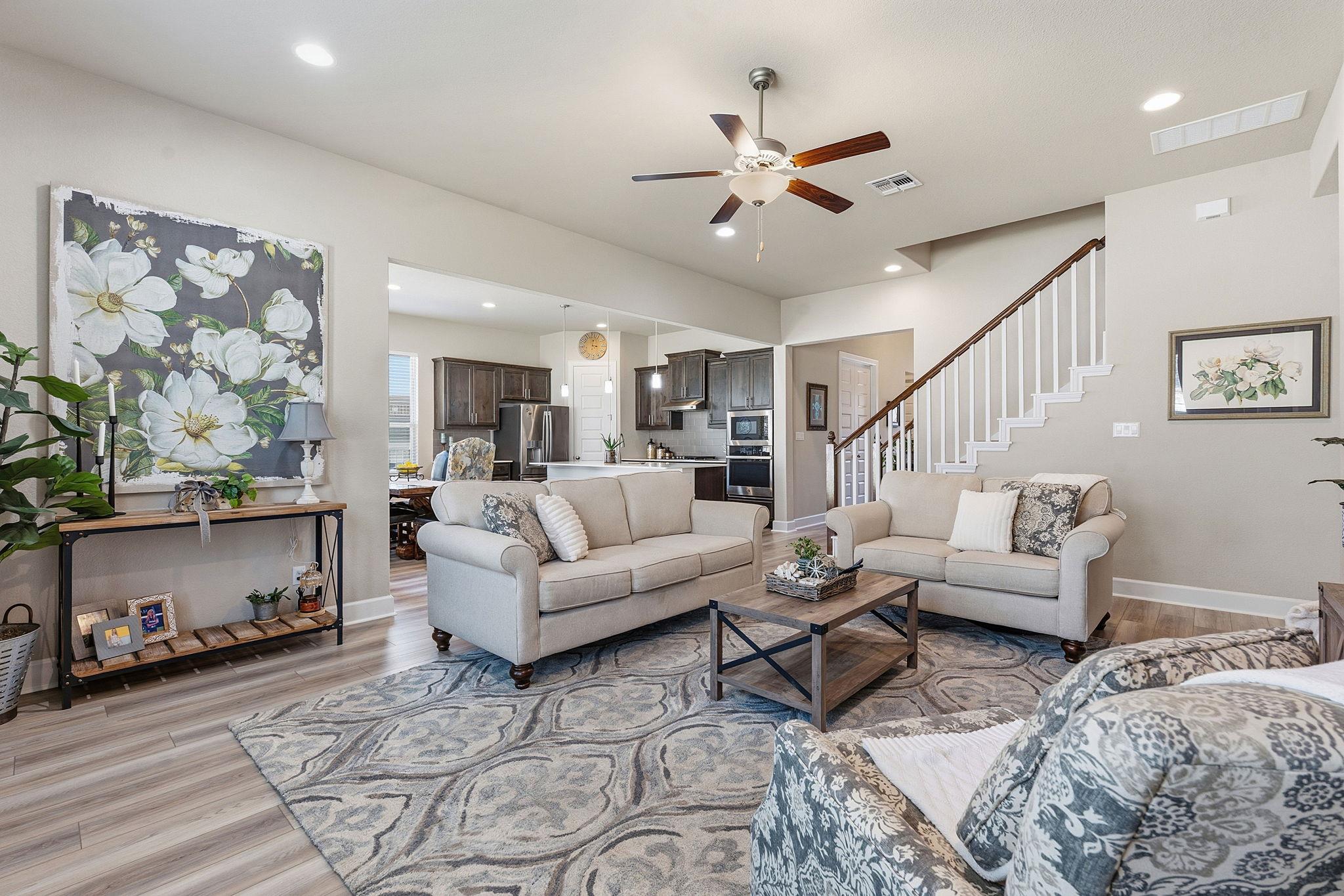 241 Village Oak Dr, Austin, TX 78737