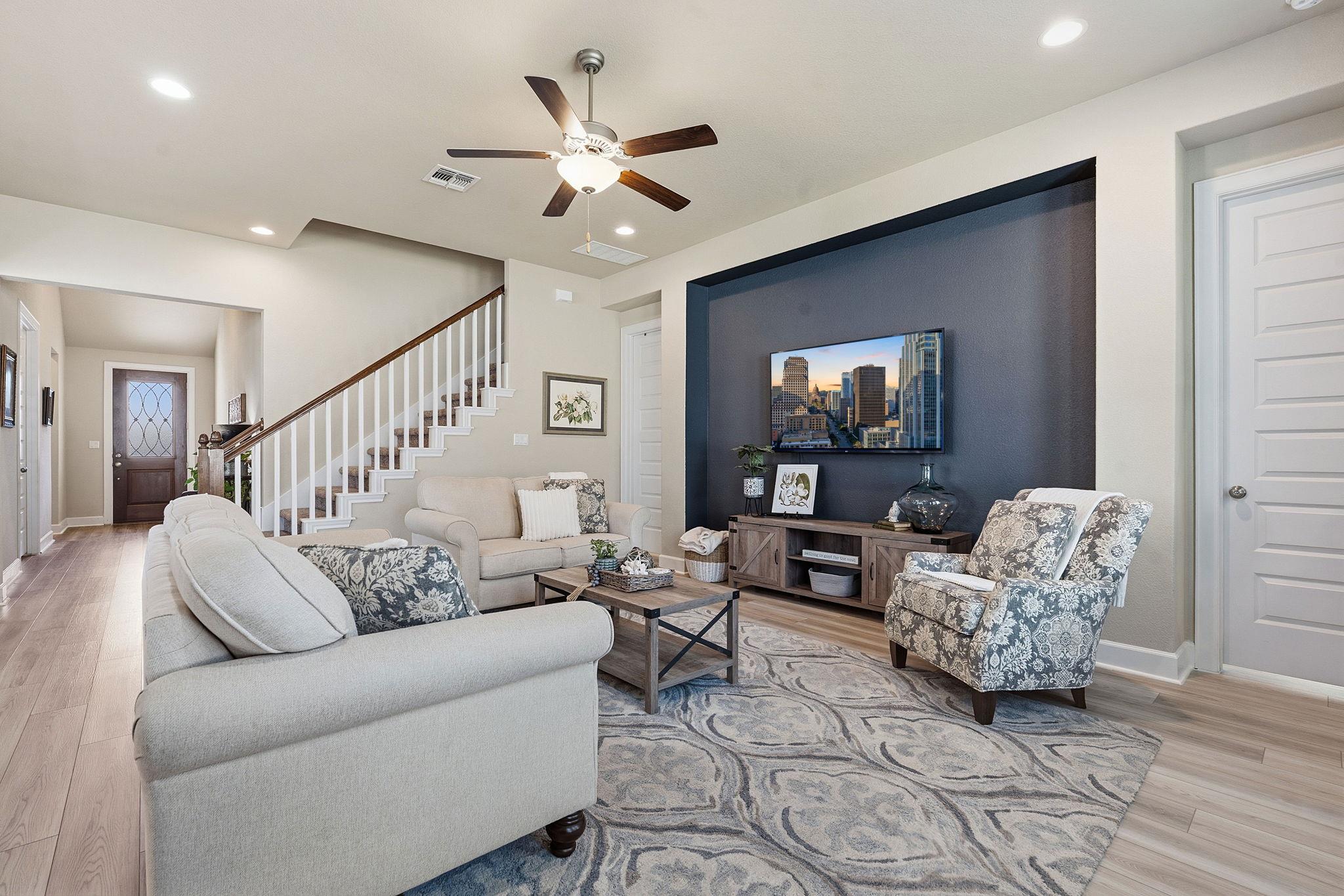 241 Village Oak Dr, Austin, TX 78737