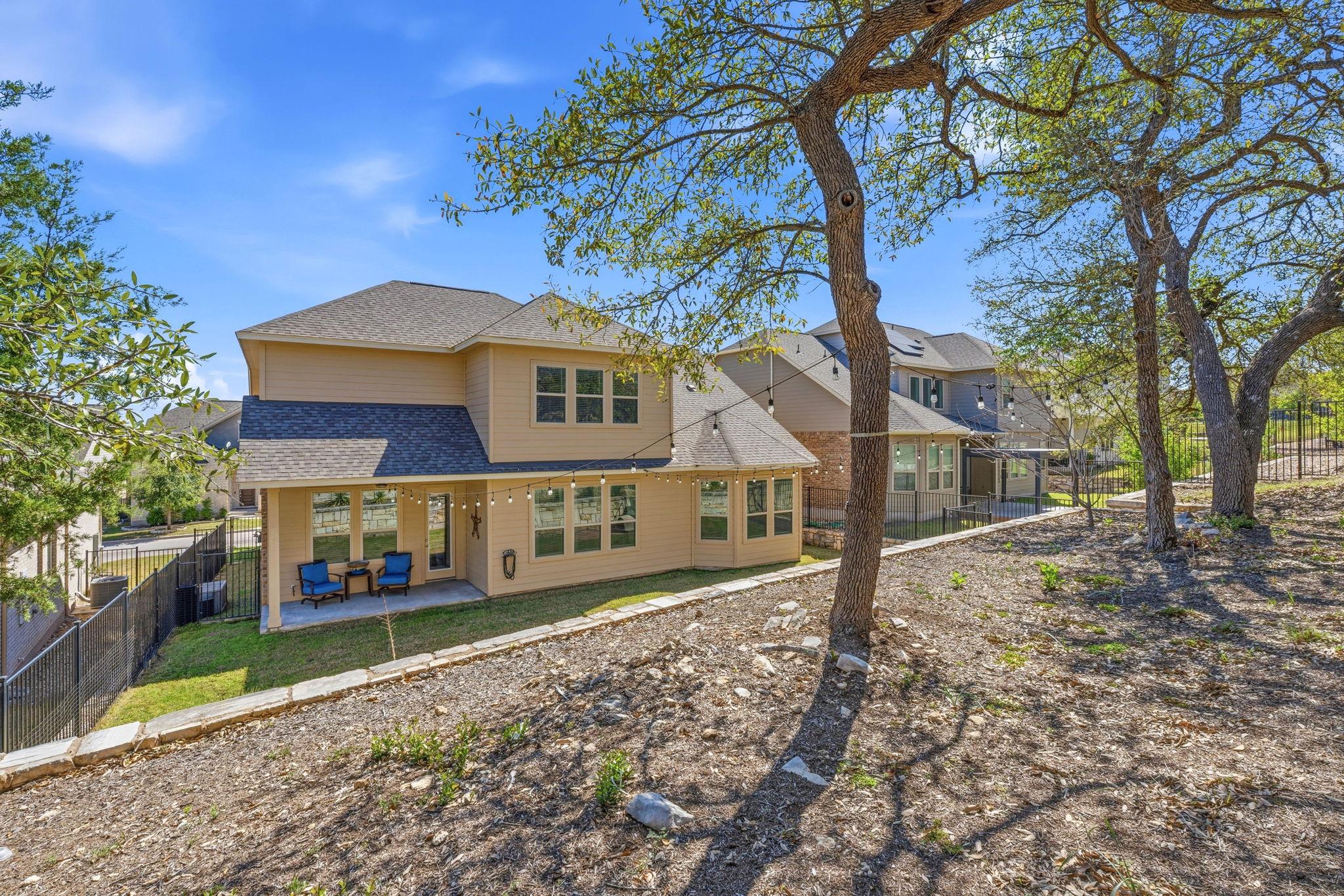 241 Village Oak Dr, Austin, TX 78737