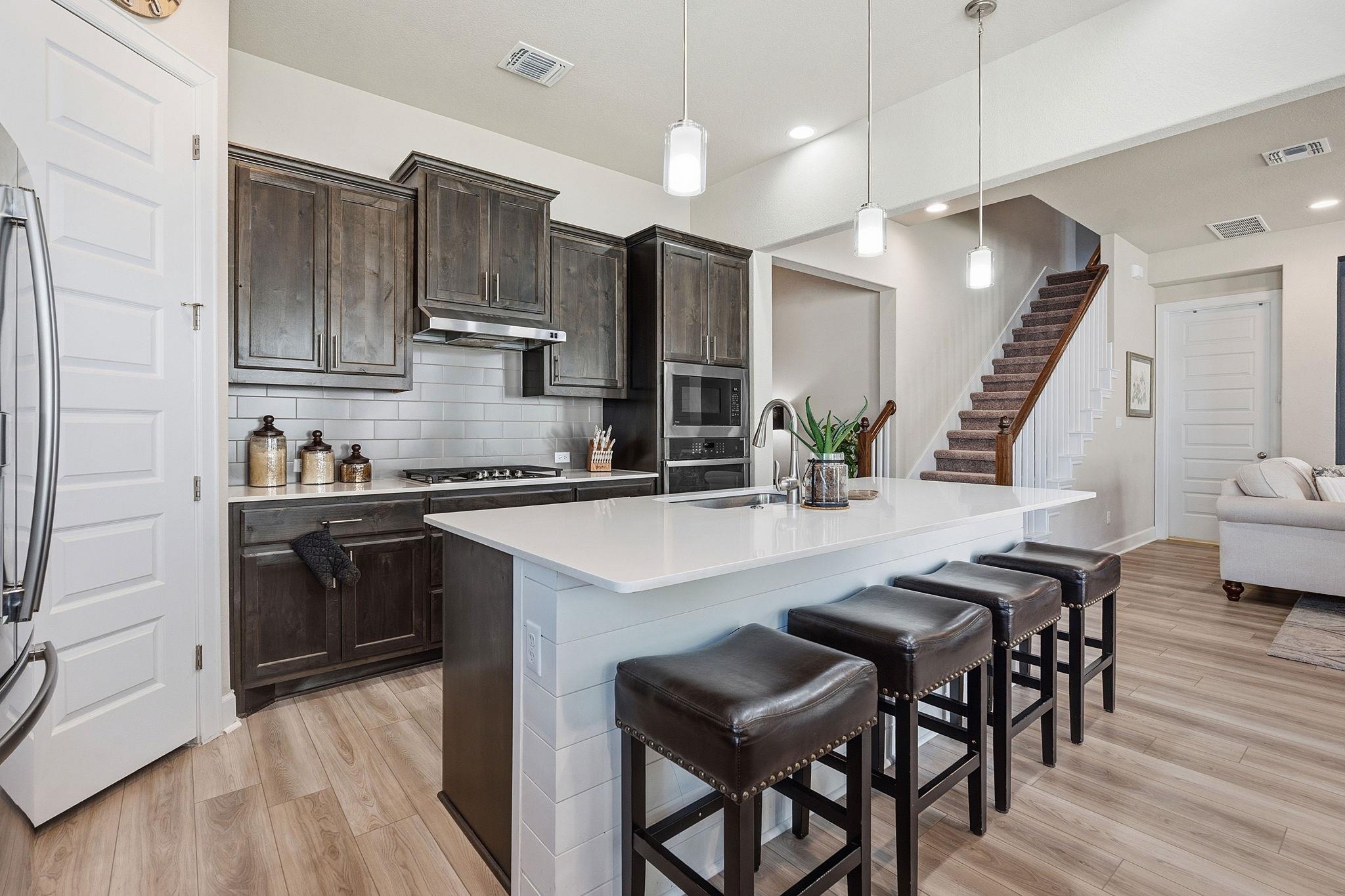 241 Village Oak Dr, Austin, TX 78737