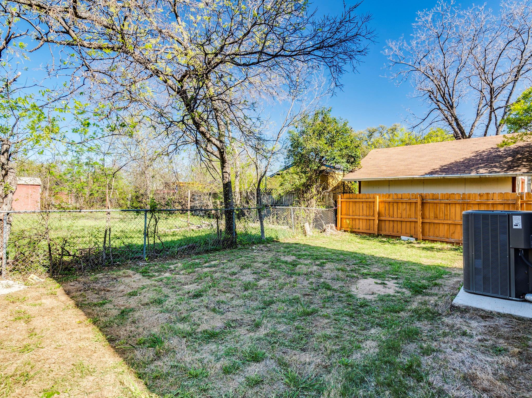 206 E Wonsley Dr # B, Austin, TX 78753