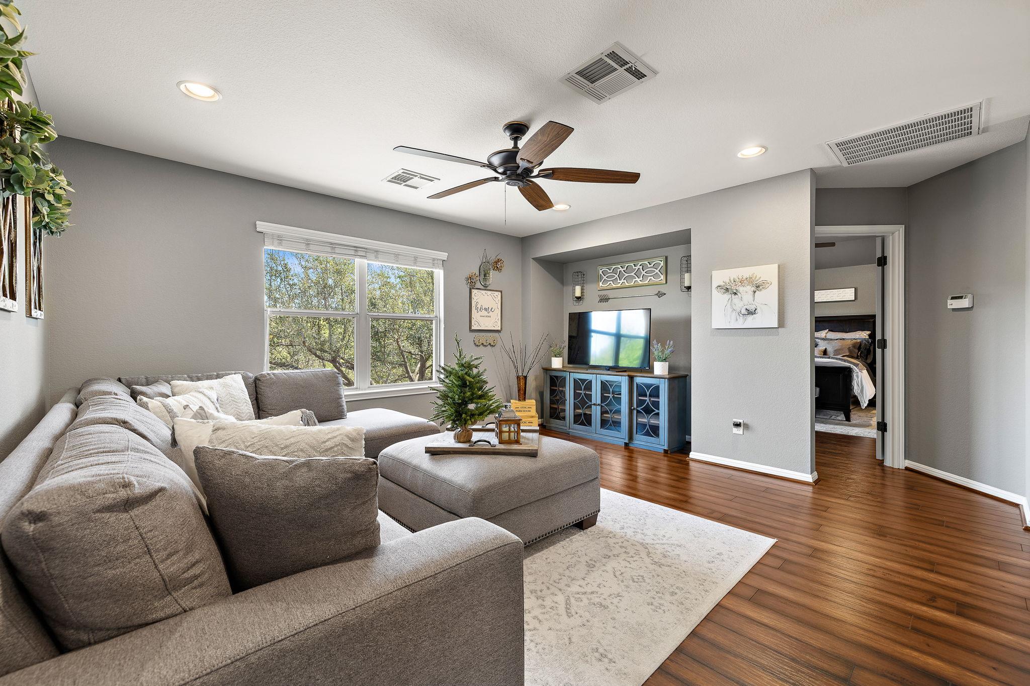 911 LINDEN Loop, Cedar Park, TX 78613