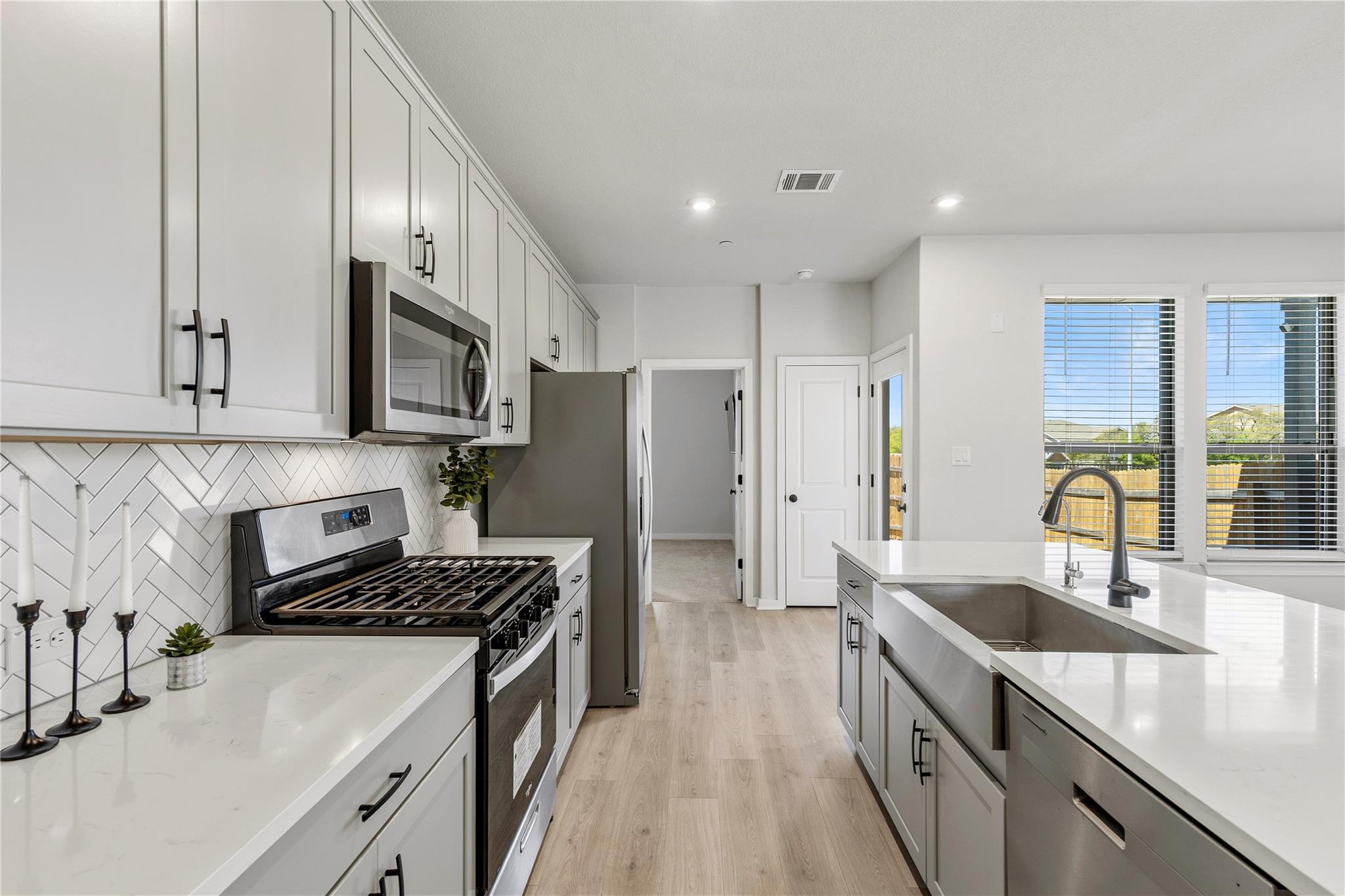 2500 FOREST CREEK Dr # 1104, Round Rock, TX 78665