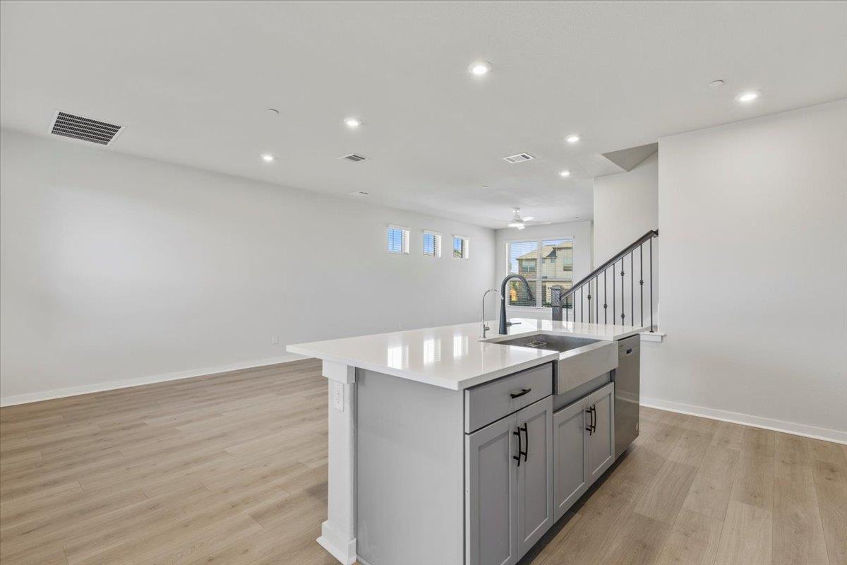 2500 FOREST CREEK Dr # 1104, Round Rock, TX 78665