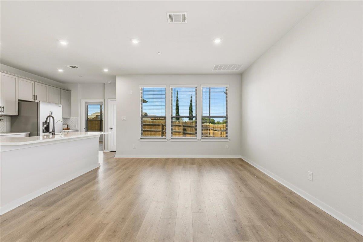 2500 FOREST CREEK Dr # 1104, Round Rock, TX 78665