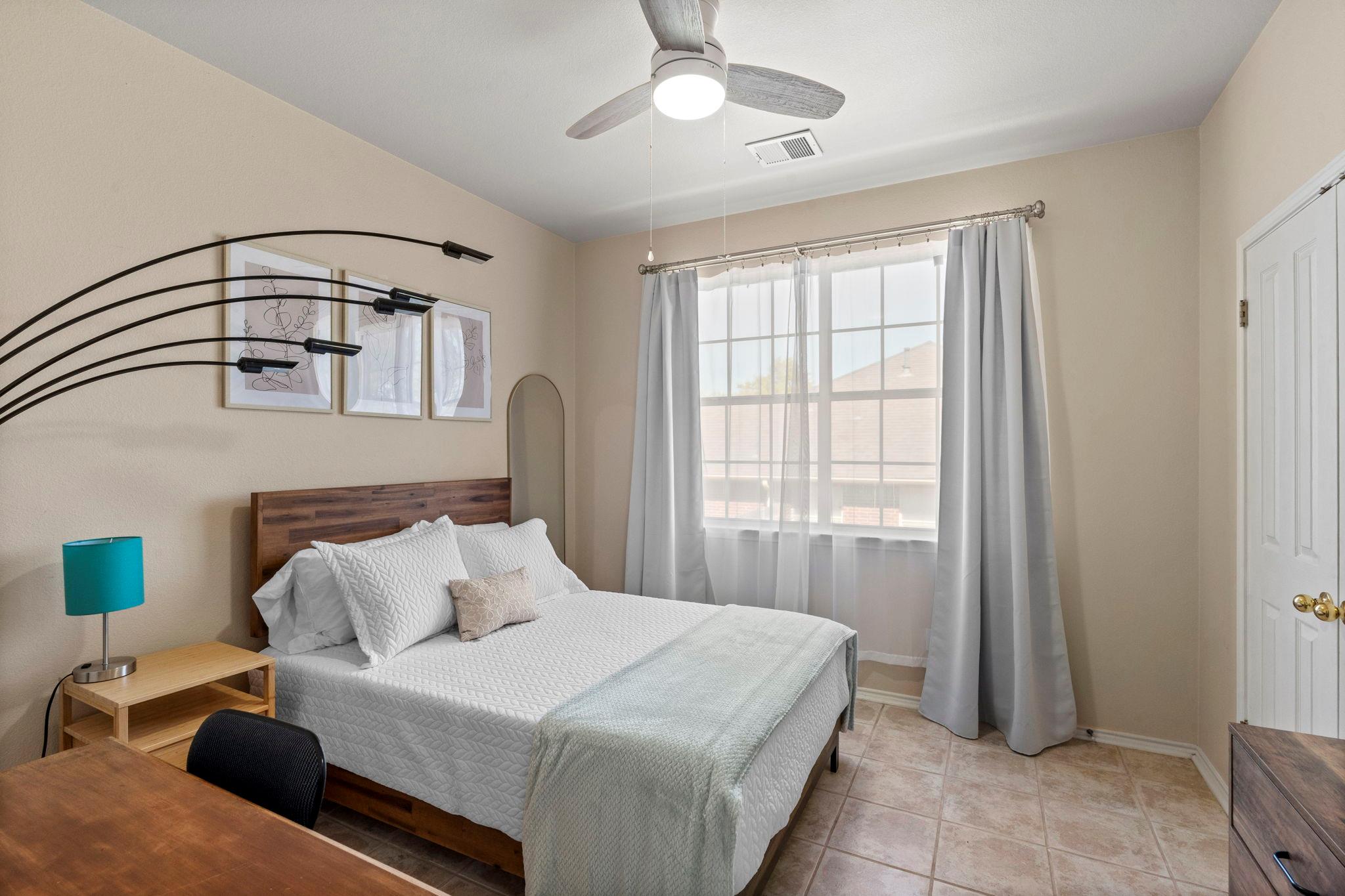 1906 Holly Hill Dr, Leander, TX 78641