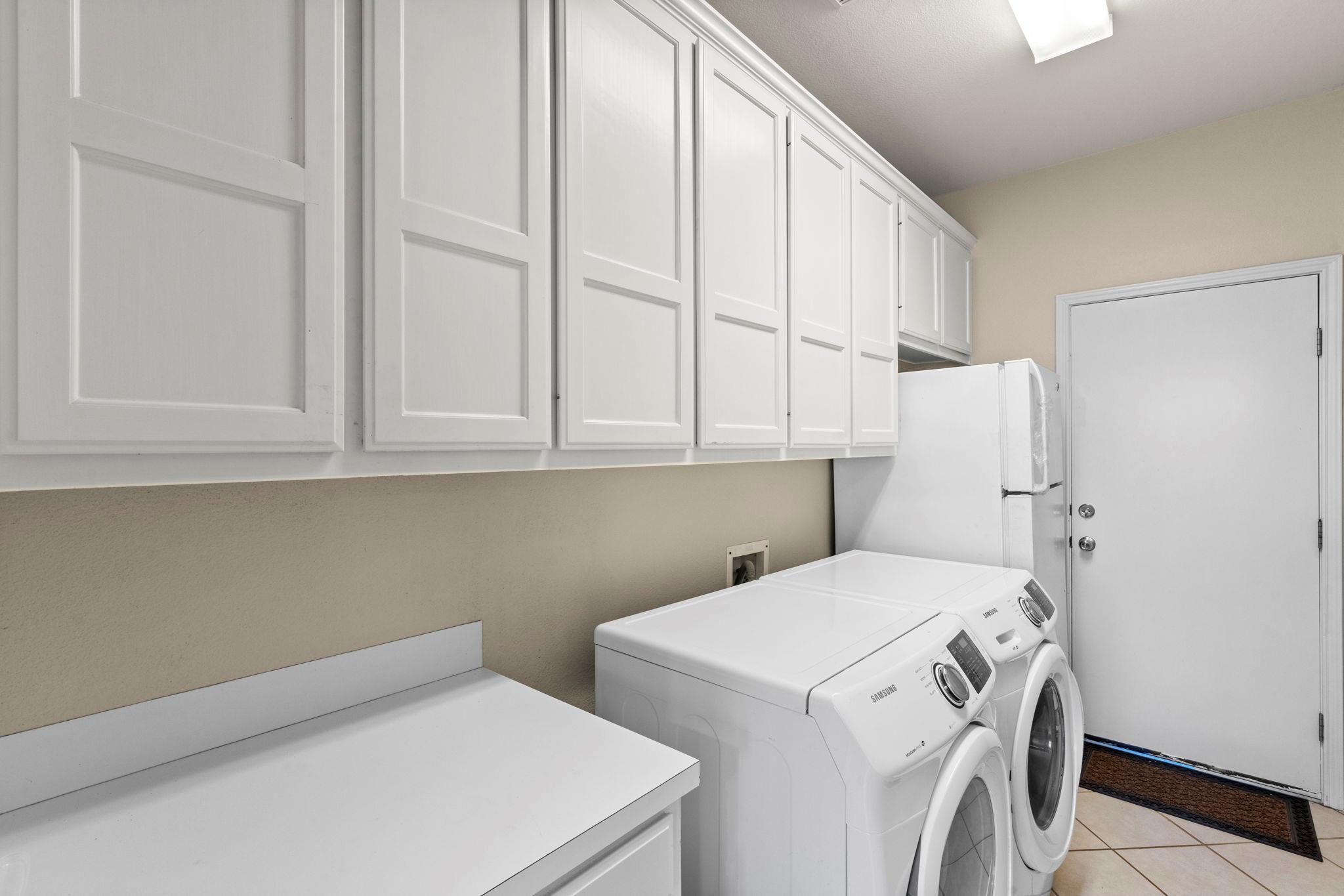 1906 Holly Hill Dr, Leander, TX 78641