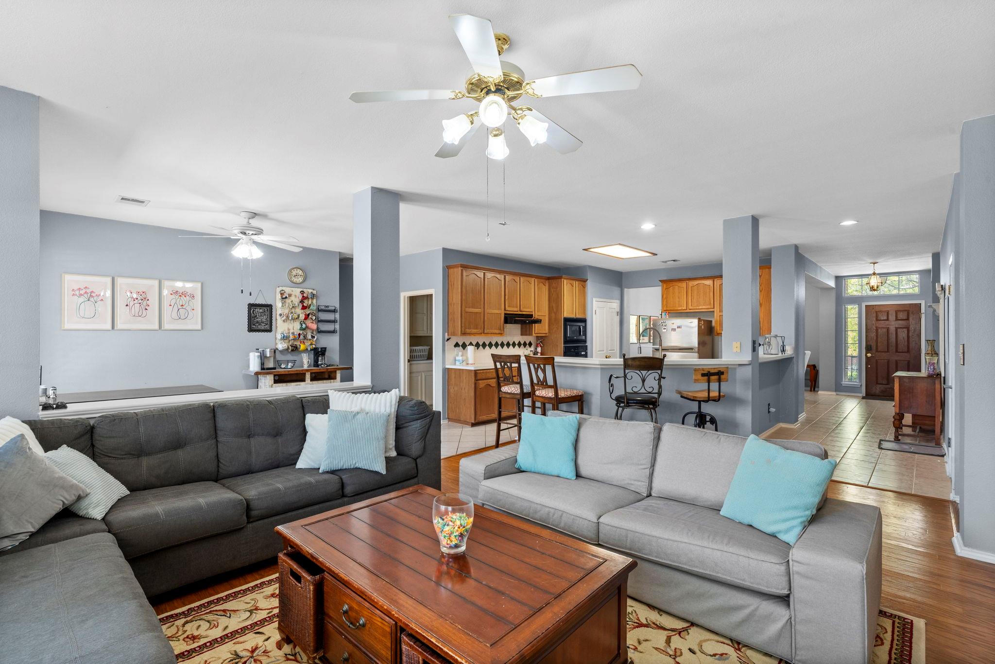 1906 Holly Hill Dr, Leander, TX 78641