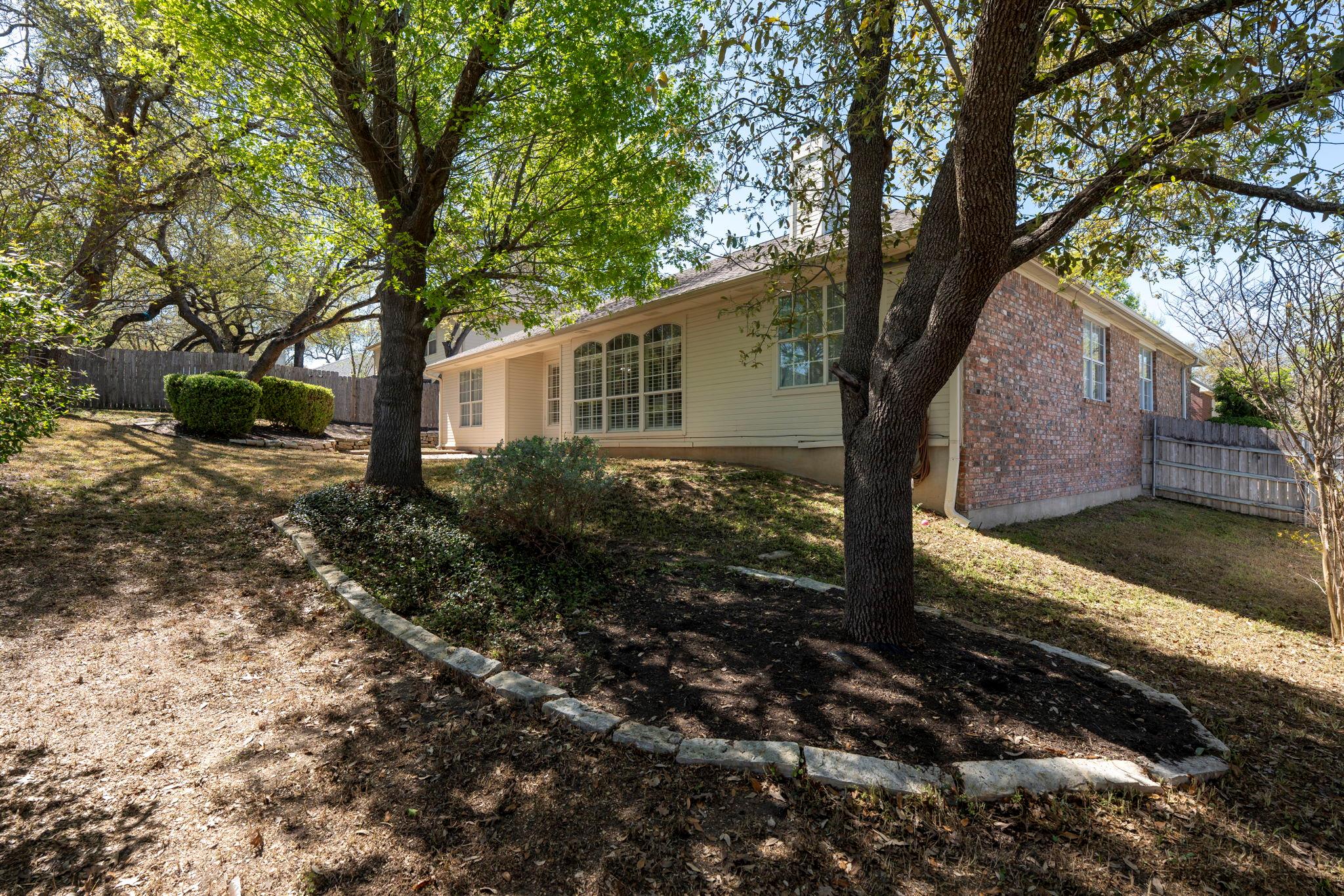 1906 Holly Hill Dr, Leander, TX 78641