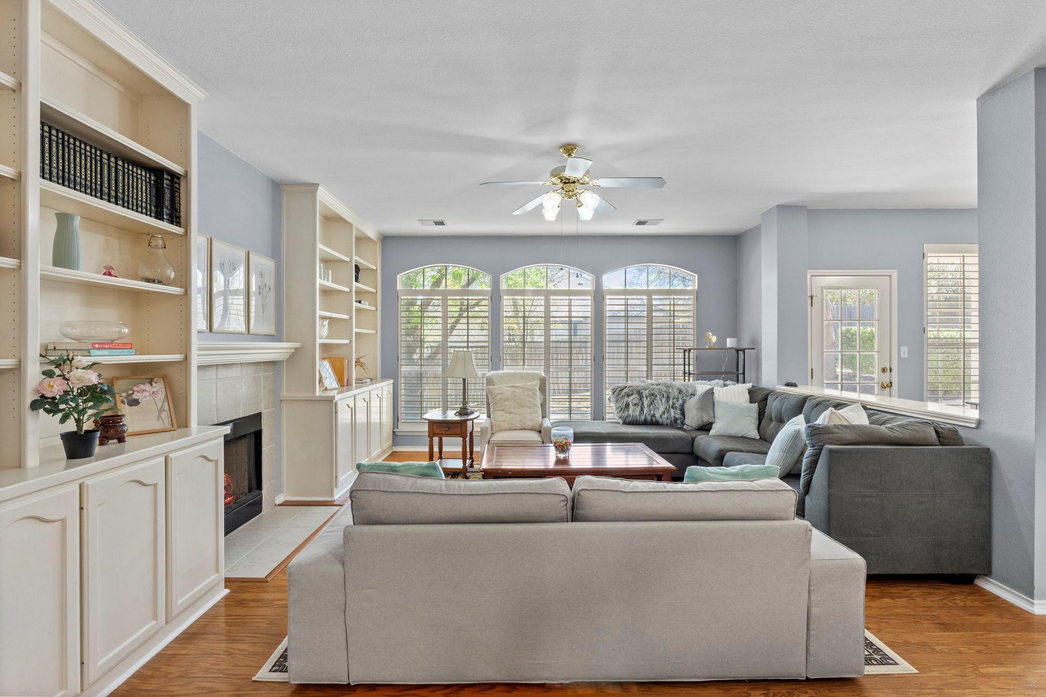 1906 Holly Hill Dr, Leander, TX 78641