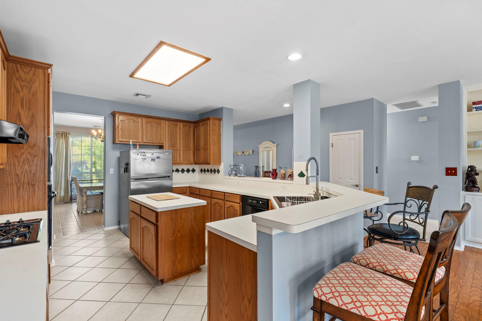 1906 Holly Hill Dr, Leander, TX 78641