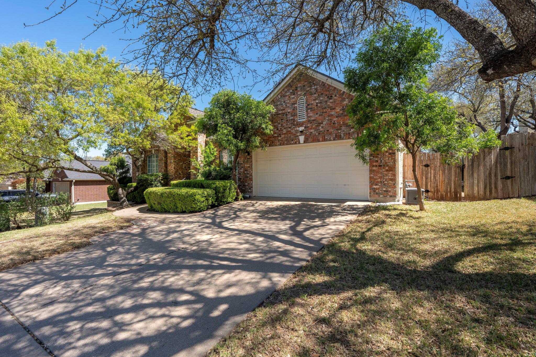 1906 Holly Hill Dr, Leander, TX 78641