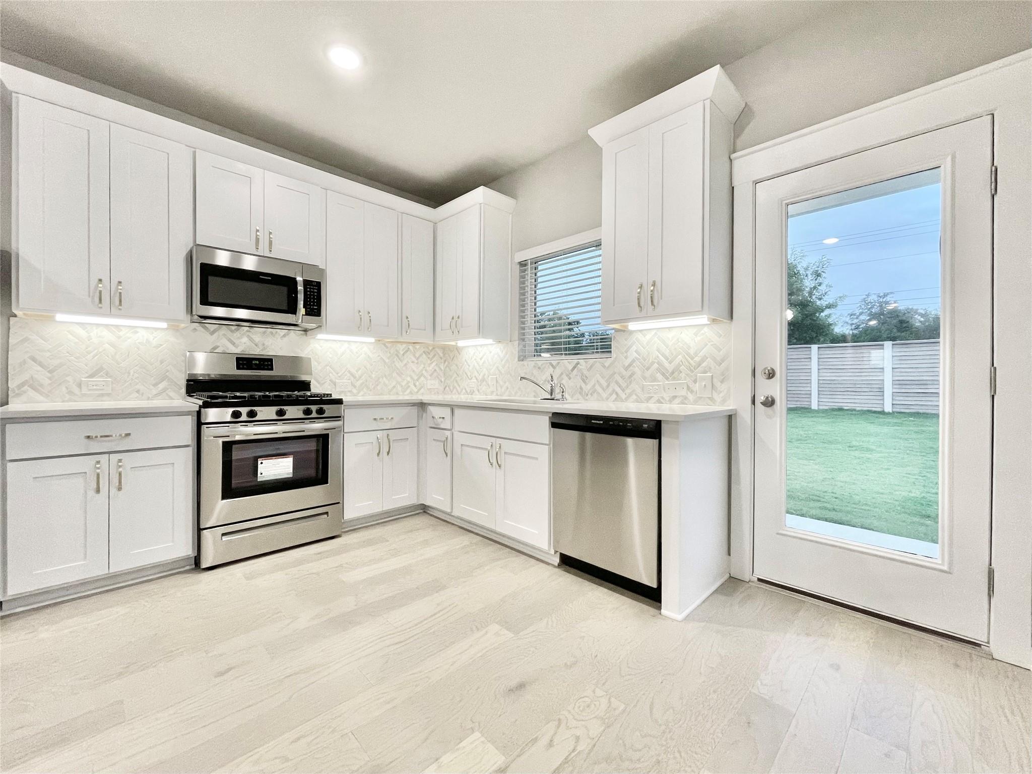 2415 Lakey Cv, Leander, TX 78641