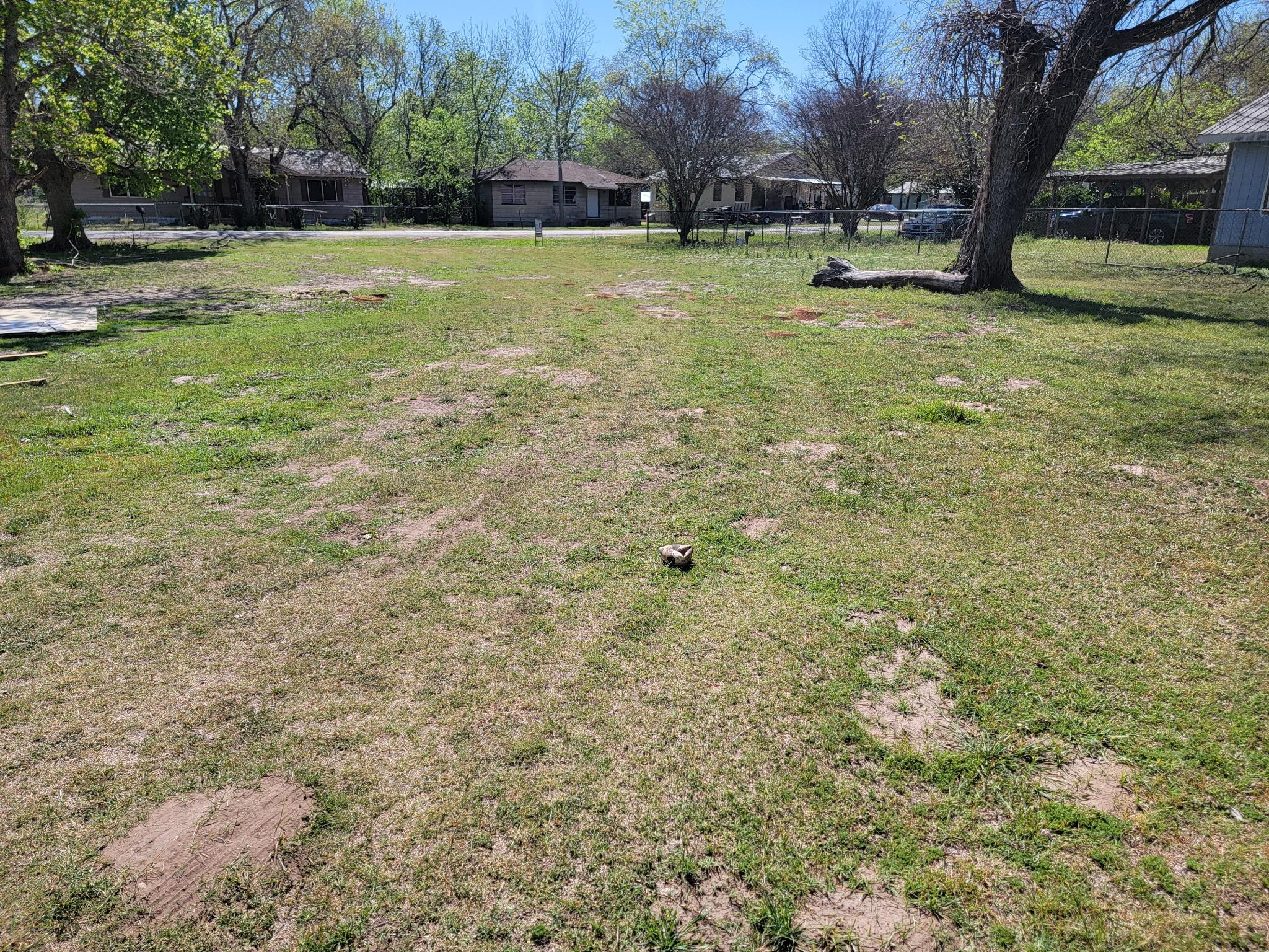 302 A Lee St, Smithville, TX 78957