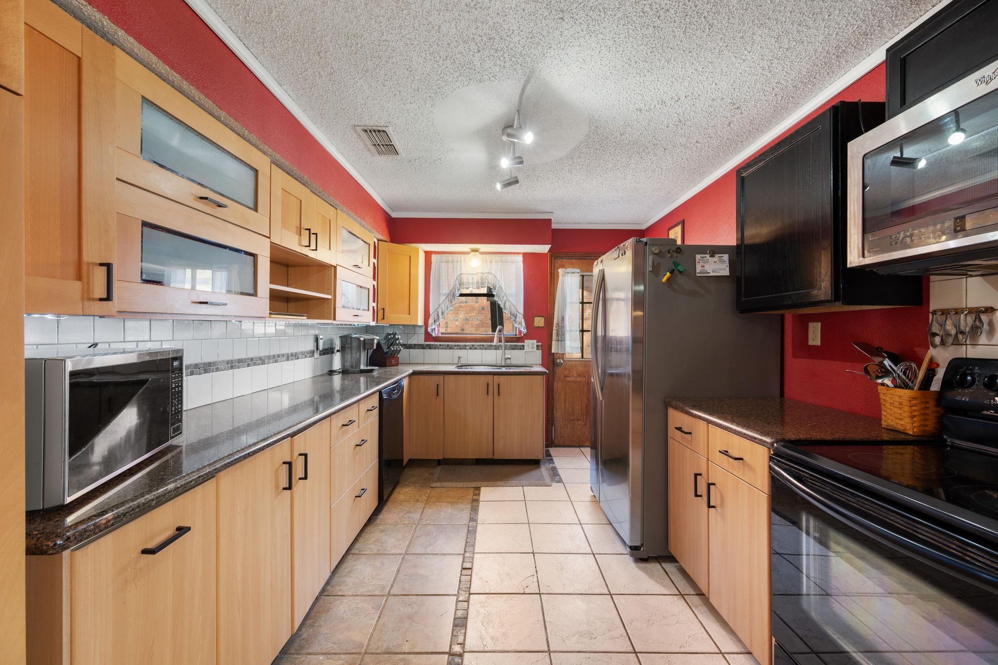 902 Ray Berglund Blvd, Round Rock, TX 78664