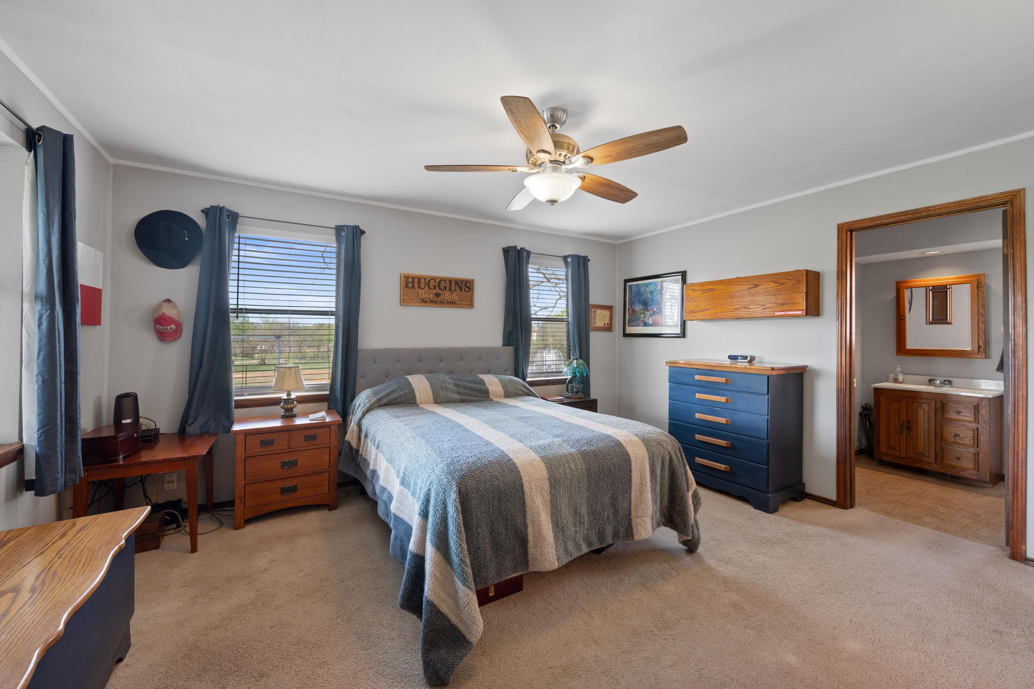 902 Ray Berglund Blvd, Round Rock, TX 78664