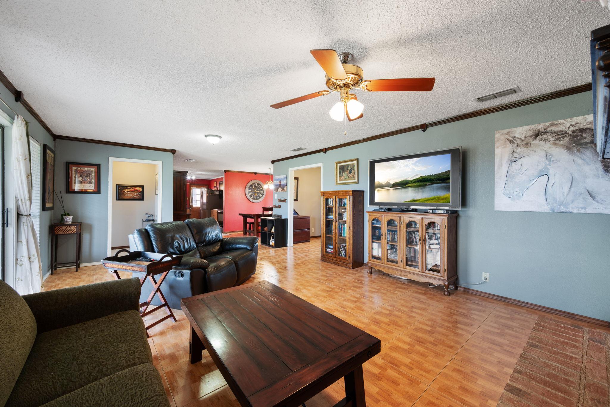 902 Ray Berglund Blvd, Round Rock, TX 78664