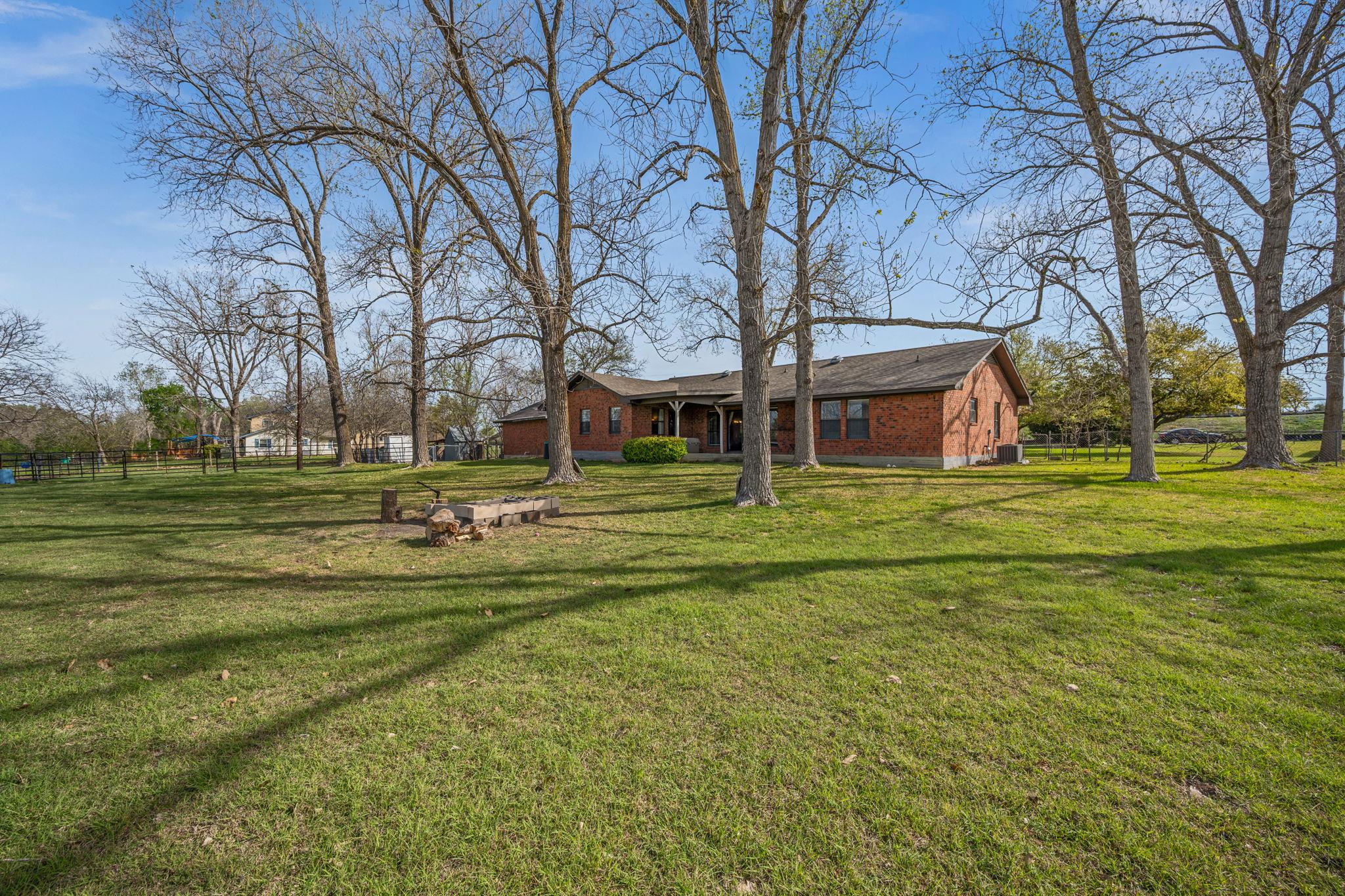 902 Ray Berglund Blvd, Round Rock, TX 78664