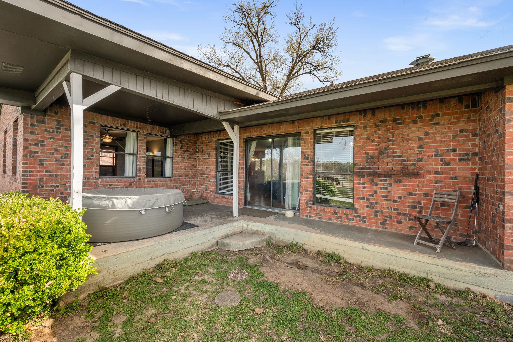 902 Ray Berglund Blvd, Round Rock, TX 78664