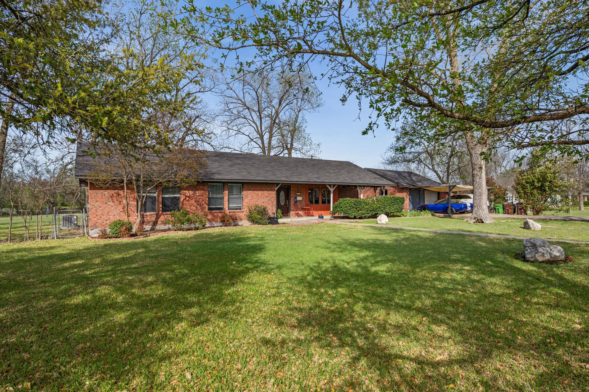 902 Ray Berglund Blvd, Round Rock, TX 78664