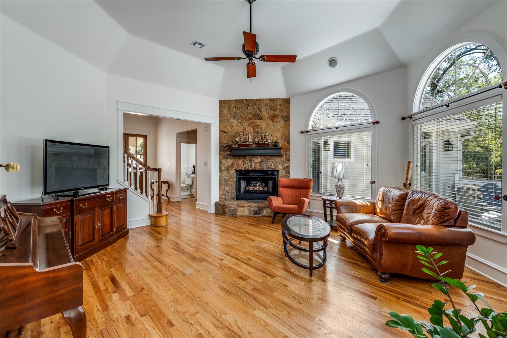 133 Concho Dr, Cedar Creek, TX 78612