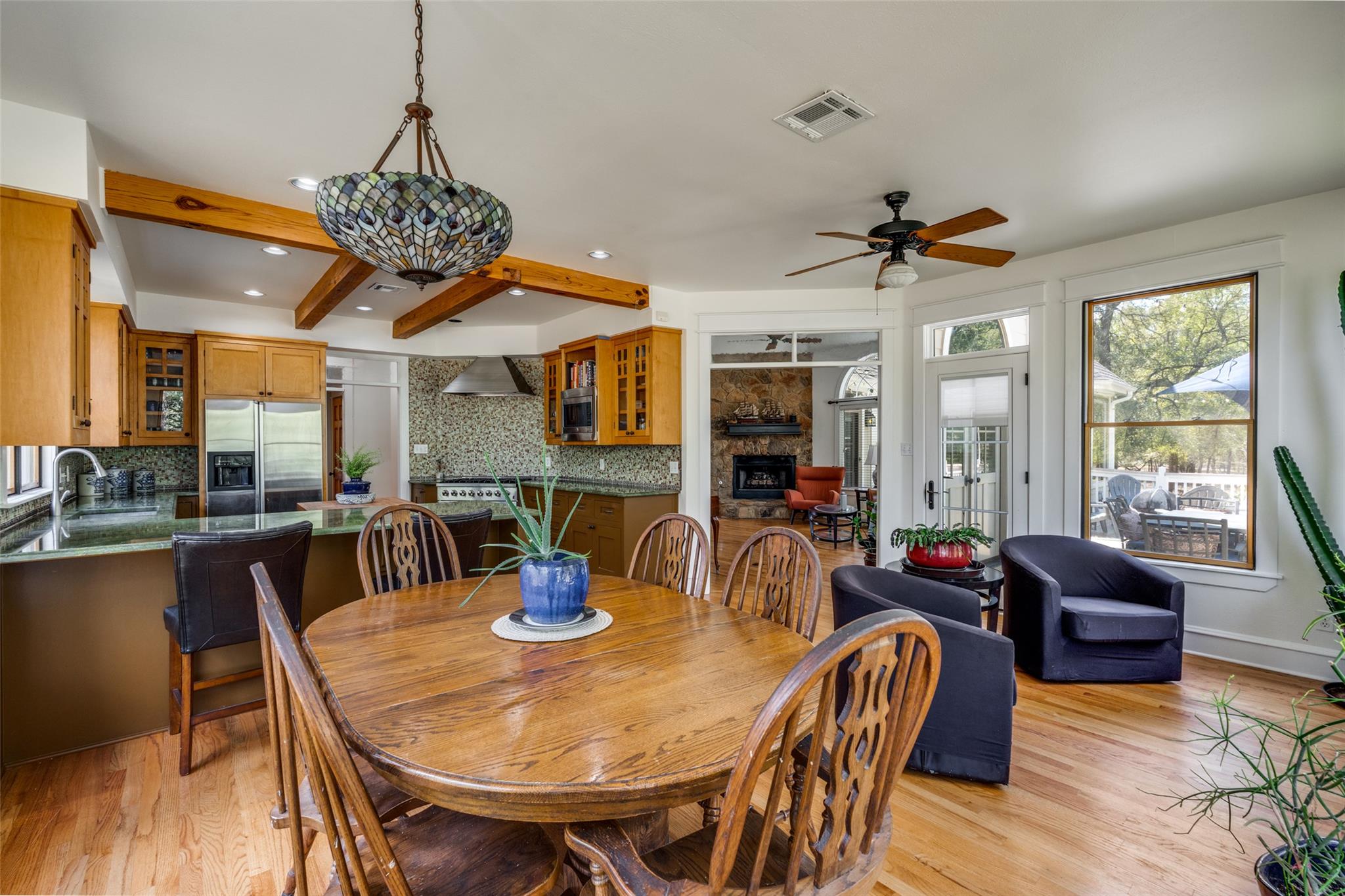 133 Concho Dr, Cedar Creek, TX 78612